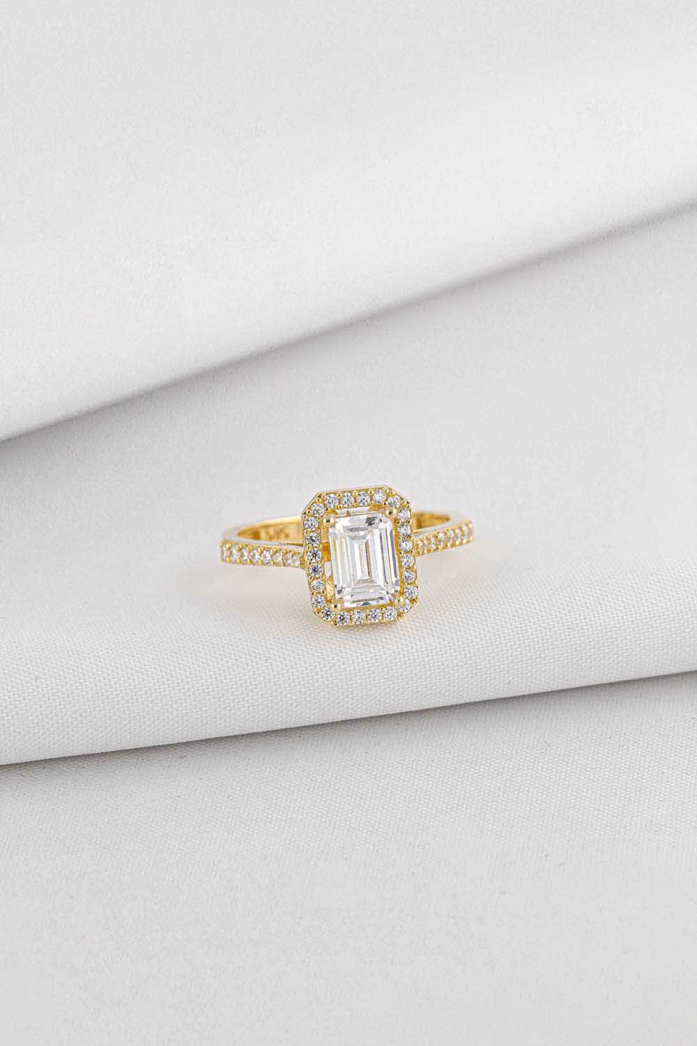 14 Ayar Altın Baget Taşlı Yüzük