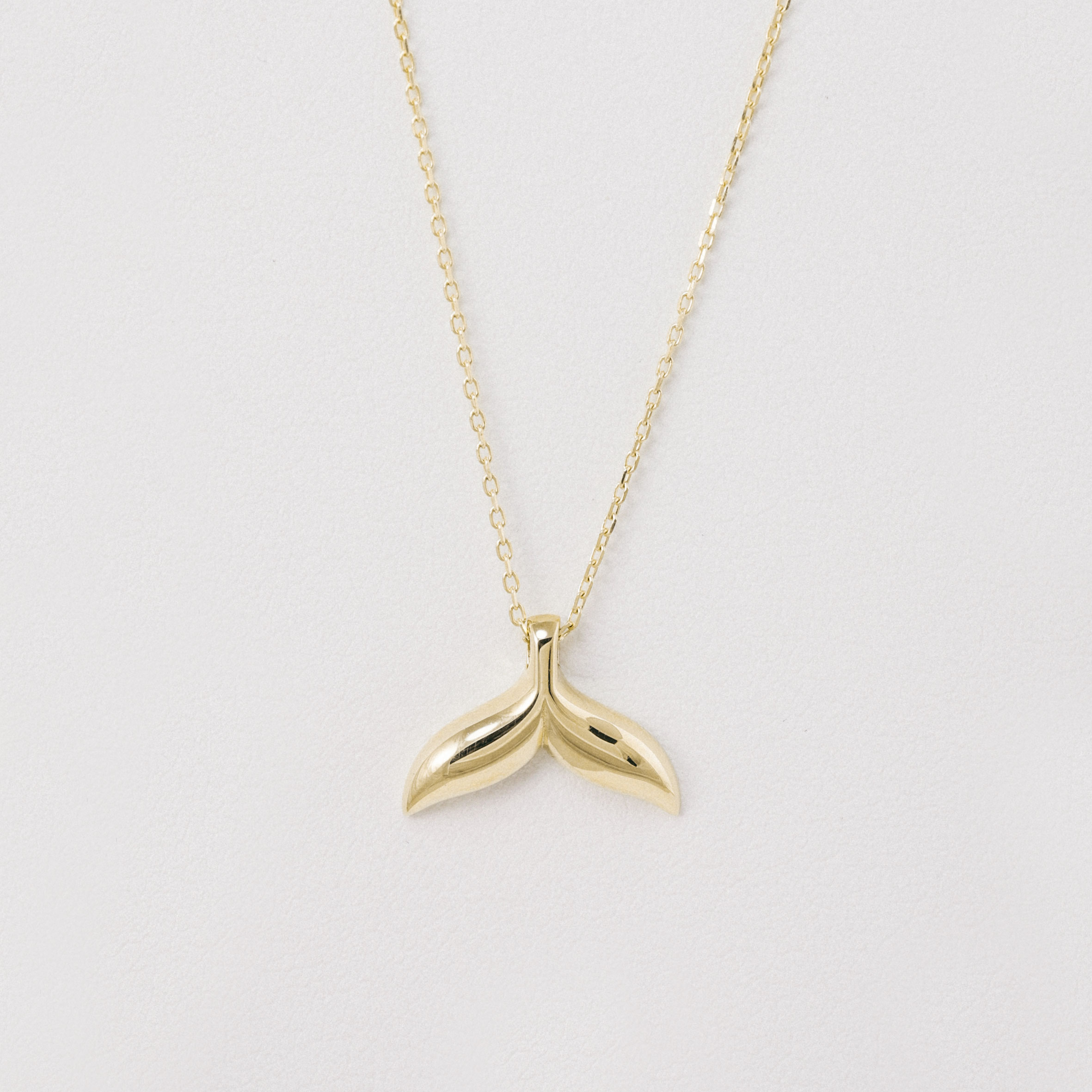 14 Ayar Altın Balina Kuyruğu Kolye