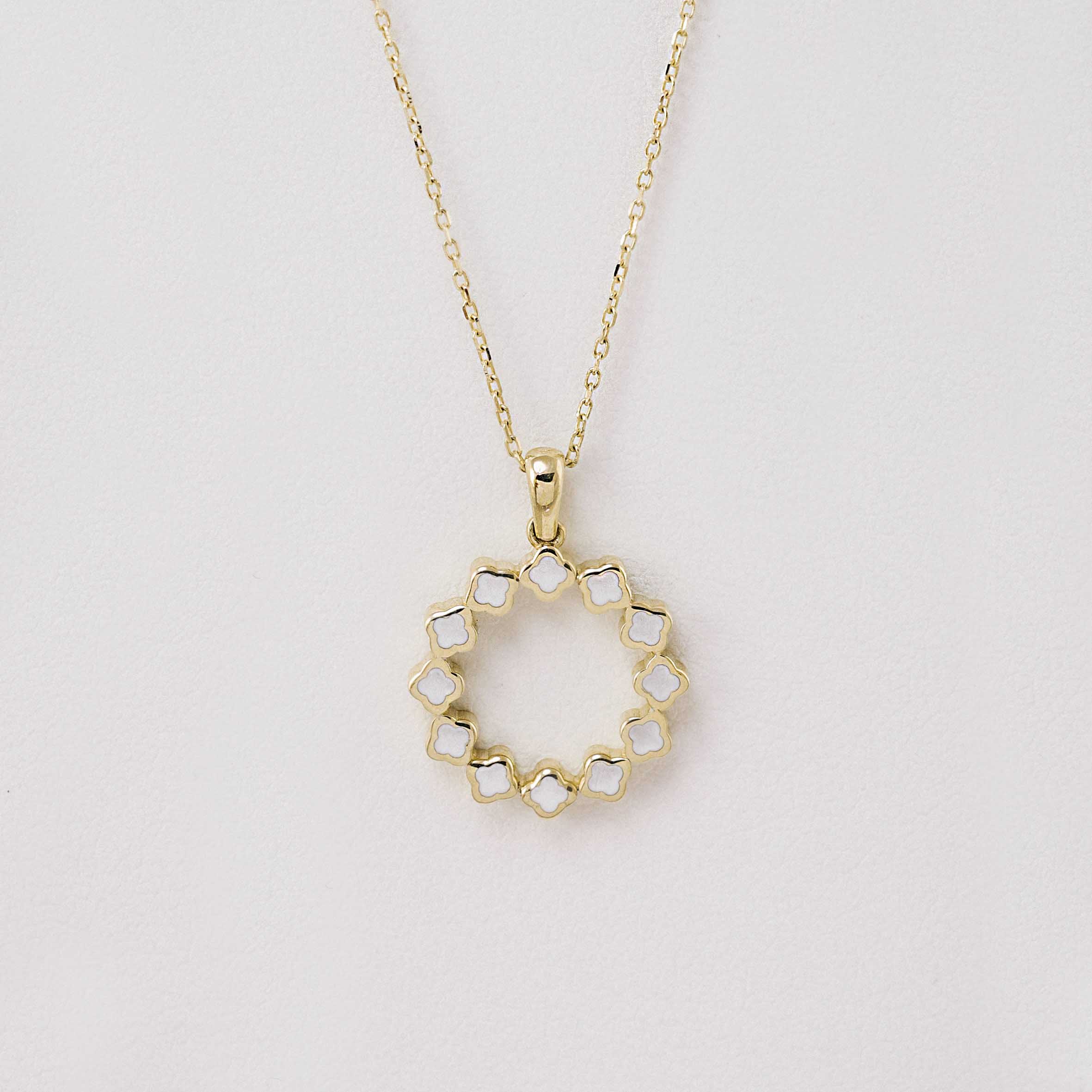 14 Ayar Altın Beyaz Mine Çiçek Halkalı Kolye