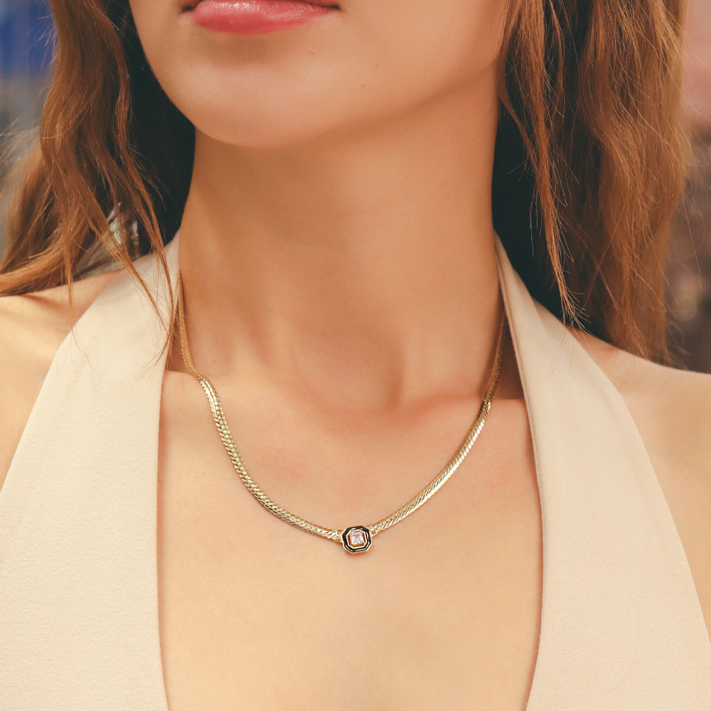 14 Ayar Altın Çağla Model Tek Taşlı Balık Sırtı Kolye