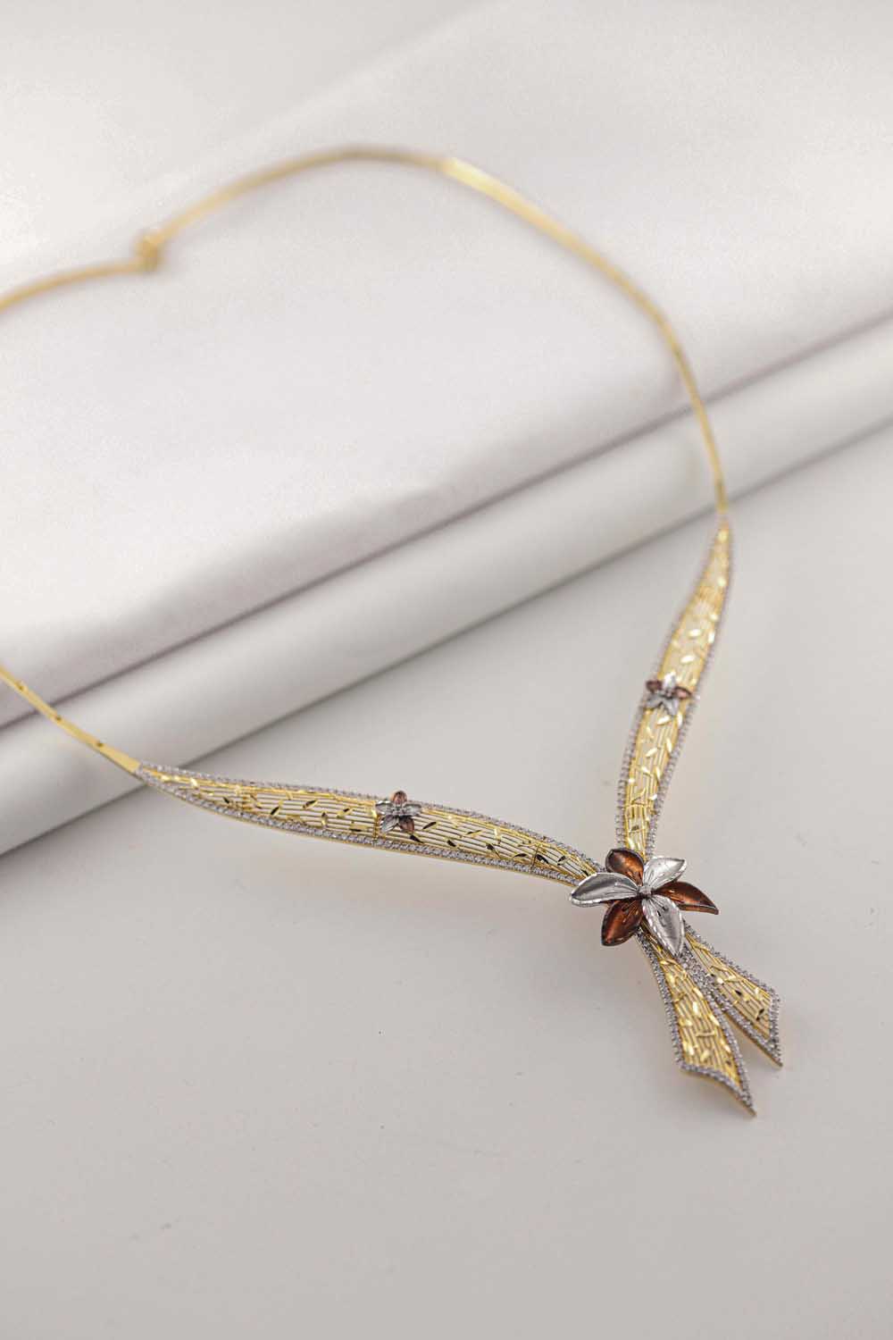 Gerdanlık 14 Ayar Altın Çiçek Figürlü Gerdanlık