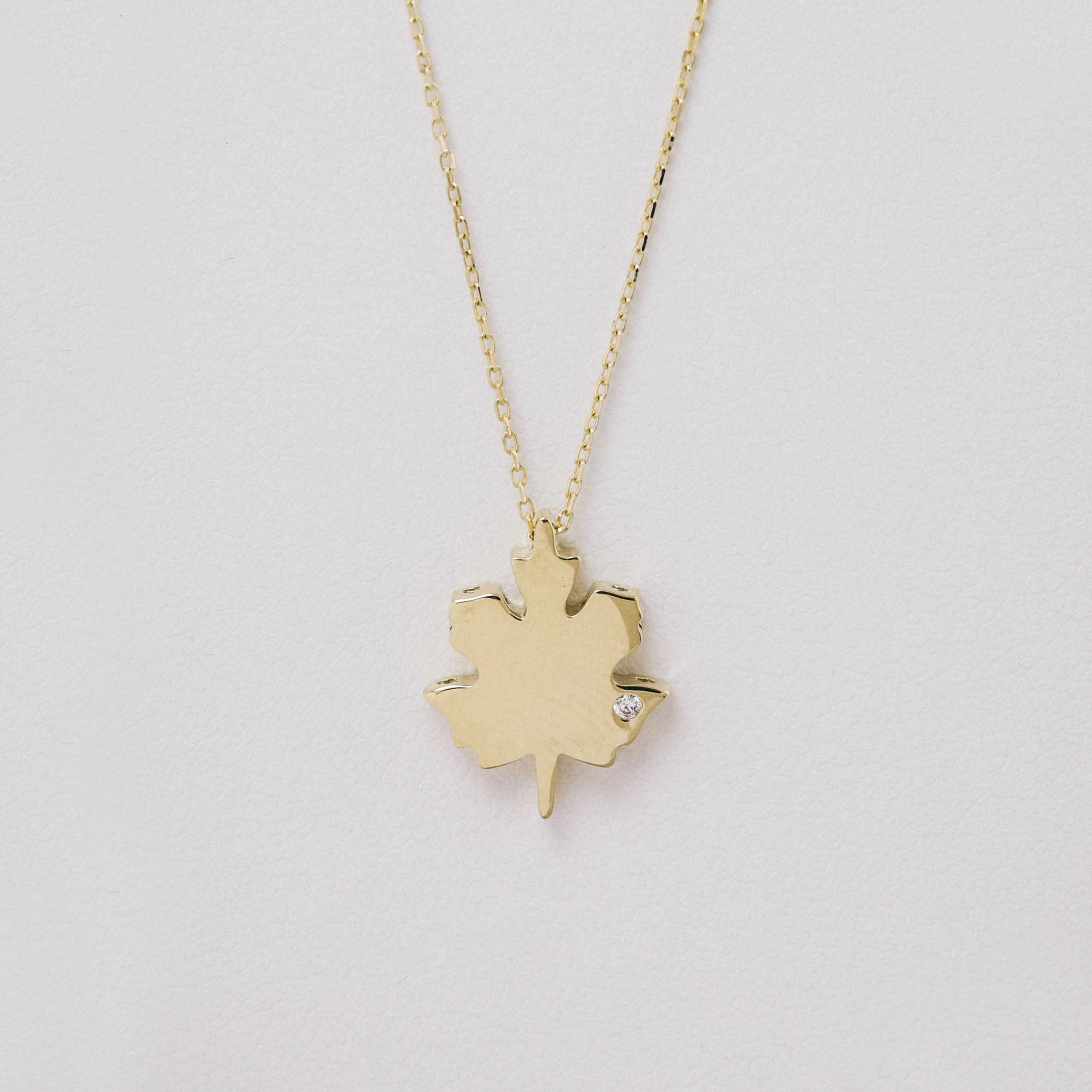 14 Ayar Altın Çınar Yaprağı Kolye