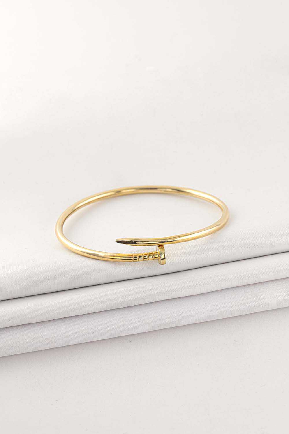 Figürlü Bileklik 14 Ayar Altın Çivi Figürlü Kelepçe Bileklik