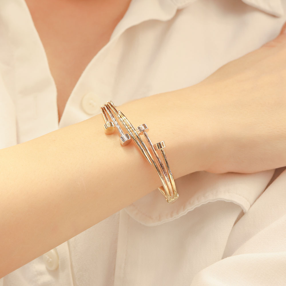 14 Ayar Altın Çivi Formlu Üç Telli Kelepçe Bileklik