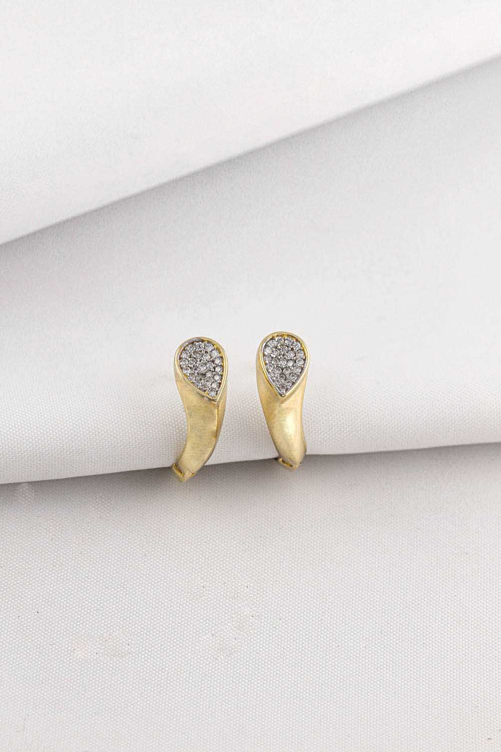 14 Ayar Altın Damla Tasarımlı Taşlı Küpe