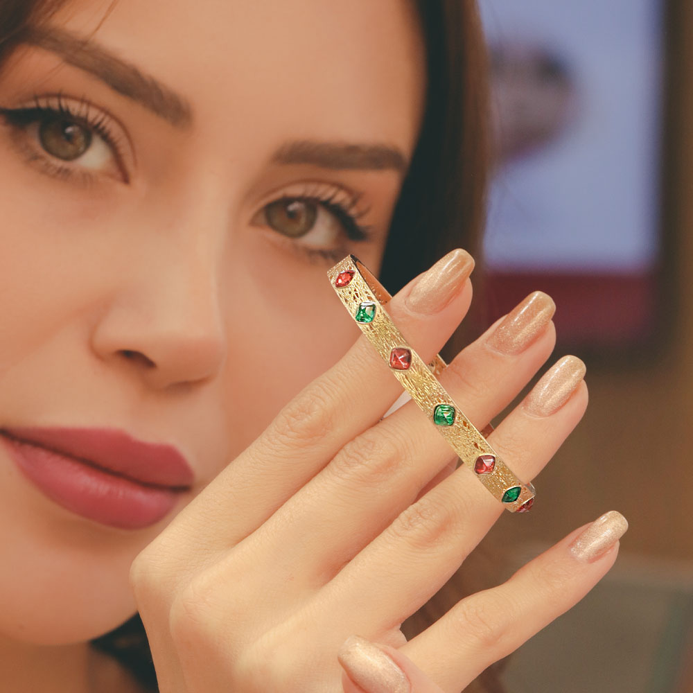 14 Ayar Altın Dokulu Kare Renkli Taşlı Kelepçe Bileklik