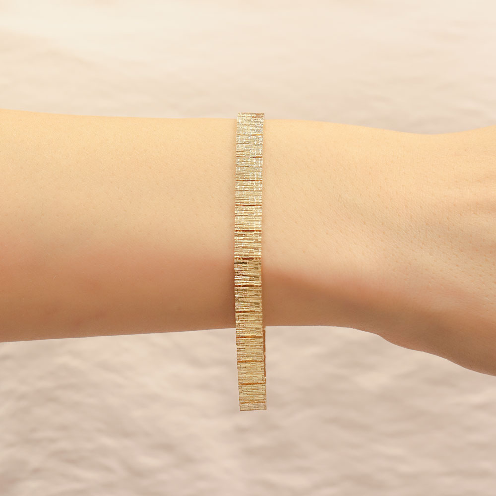 14 Ayar Altın Dokulu Renkli Taş Detaylı Bileklik