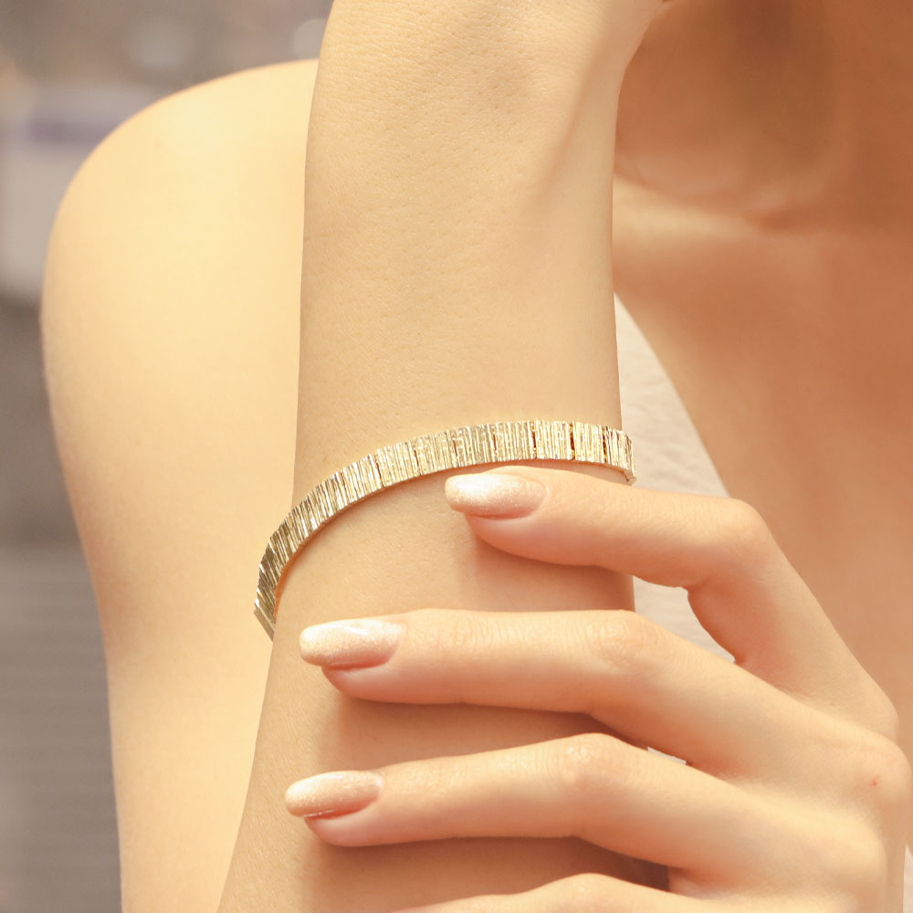 14 Ayar Altın Dokulu Renkli Taş Detaylı Bileklik