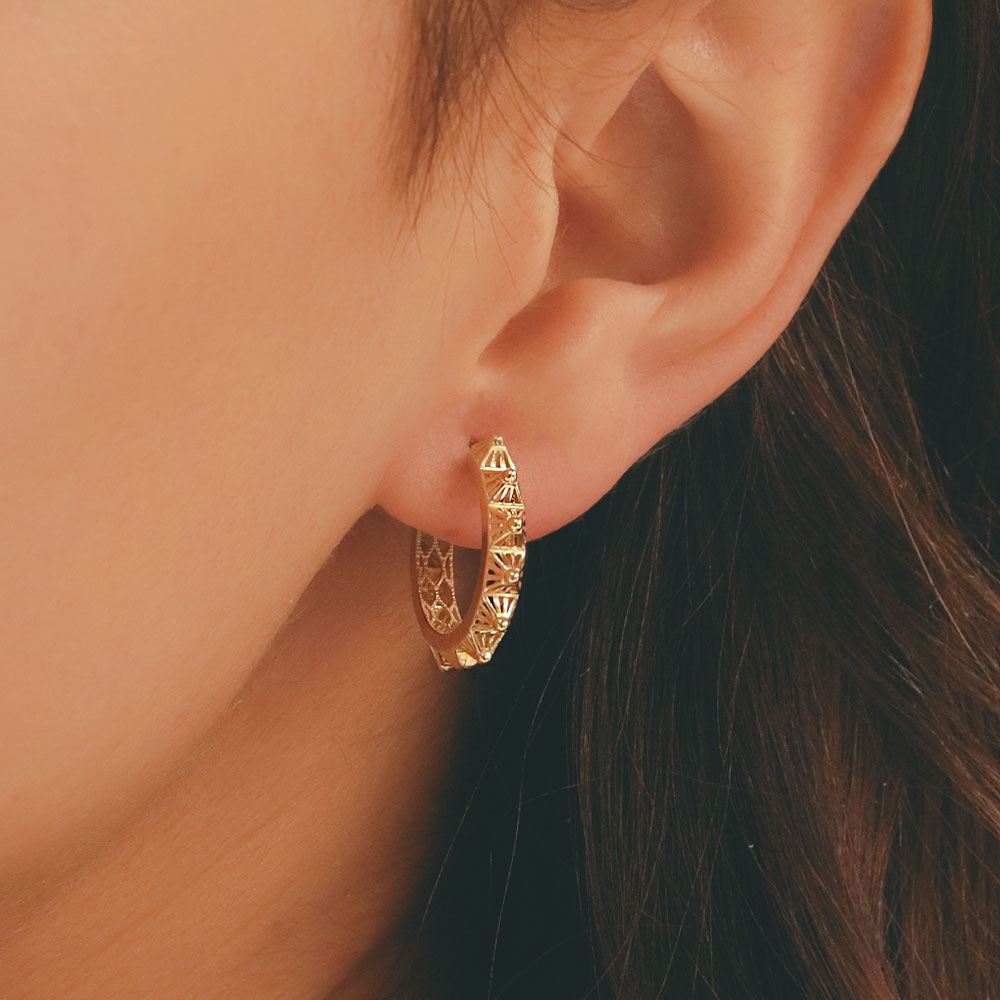 14 Ayar Altın Etnik Dokulu Halka Küpe