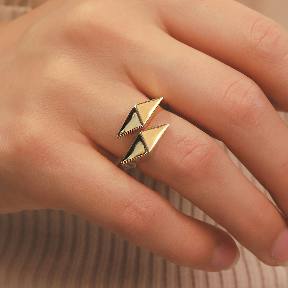 14 Ayar Altın Geometrik Formlu Minimal Yüzük