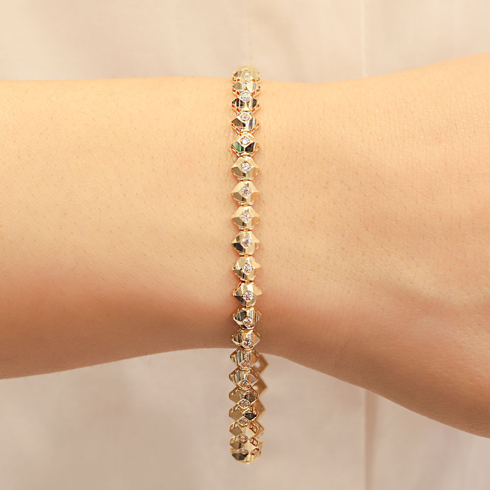 14 Ayar Altın Geometrik Taşlı Kadın Bileklik