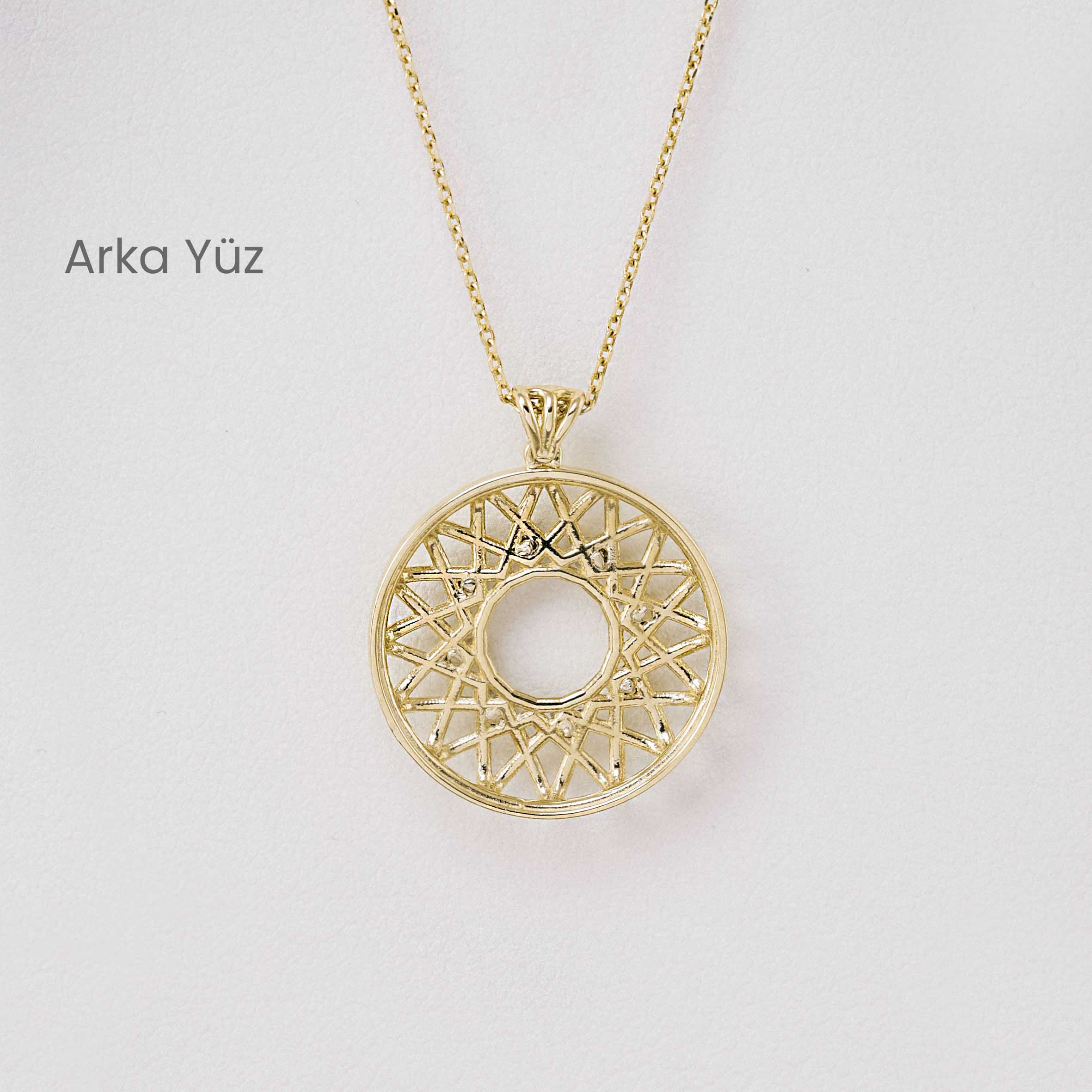 14 Ayar Altın Geometrik Yıldız Desenli Taşlı Kolye