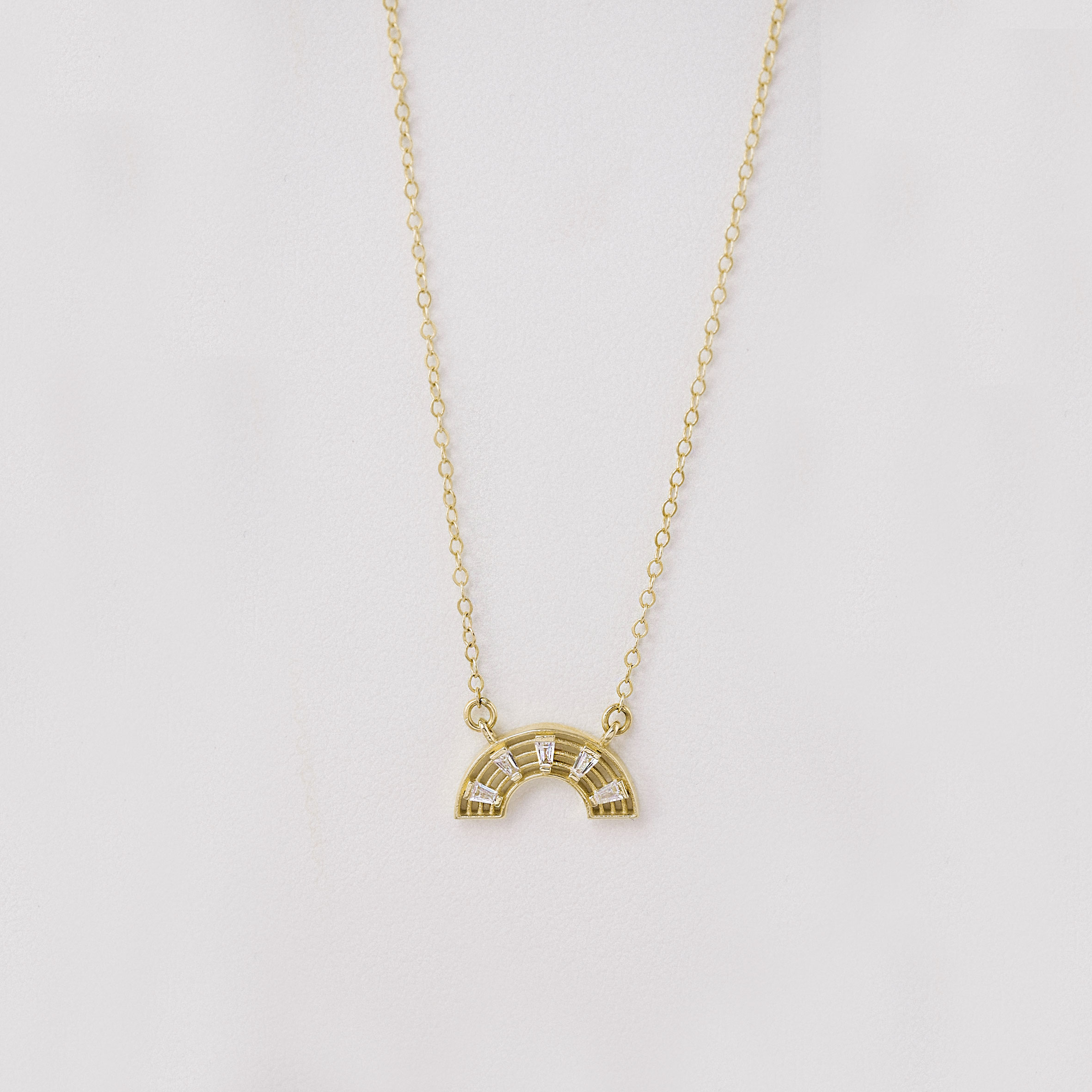 14 Ayar Altın Gökkuşağı Figürlü Kolye