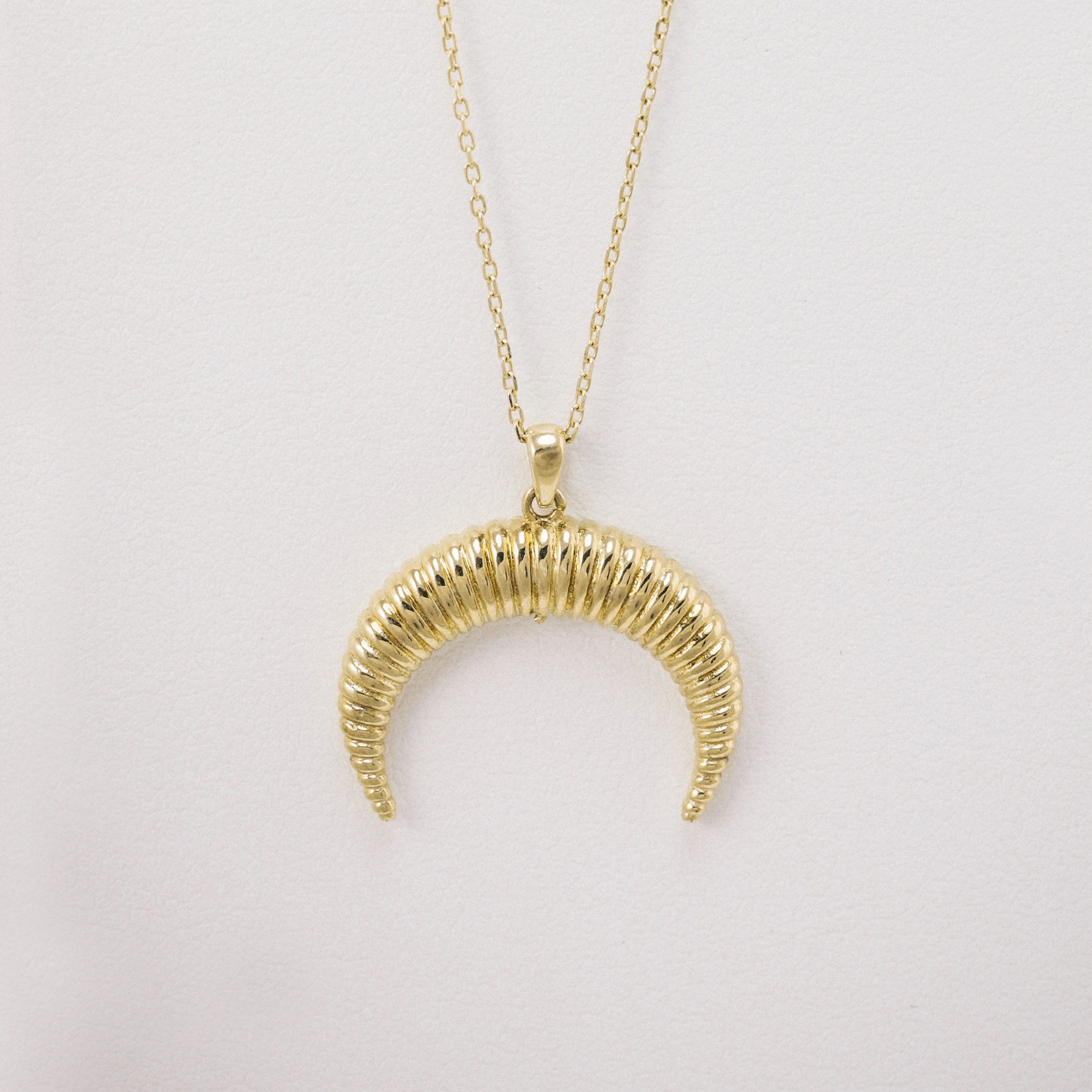 14 Ayar Altın Hilal Kolye