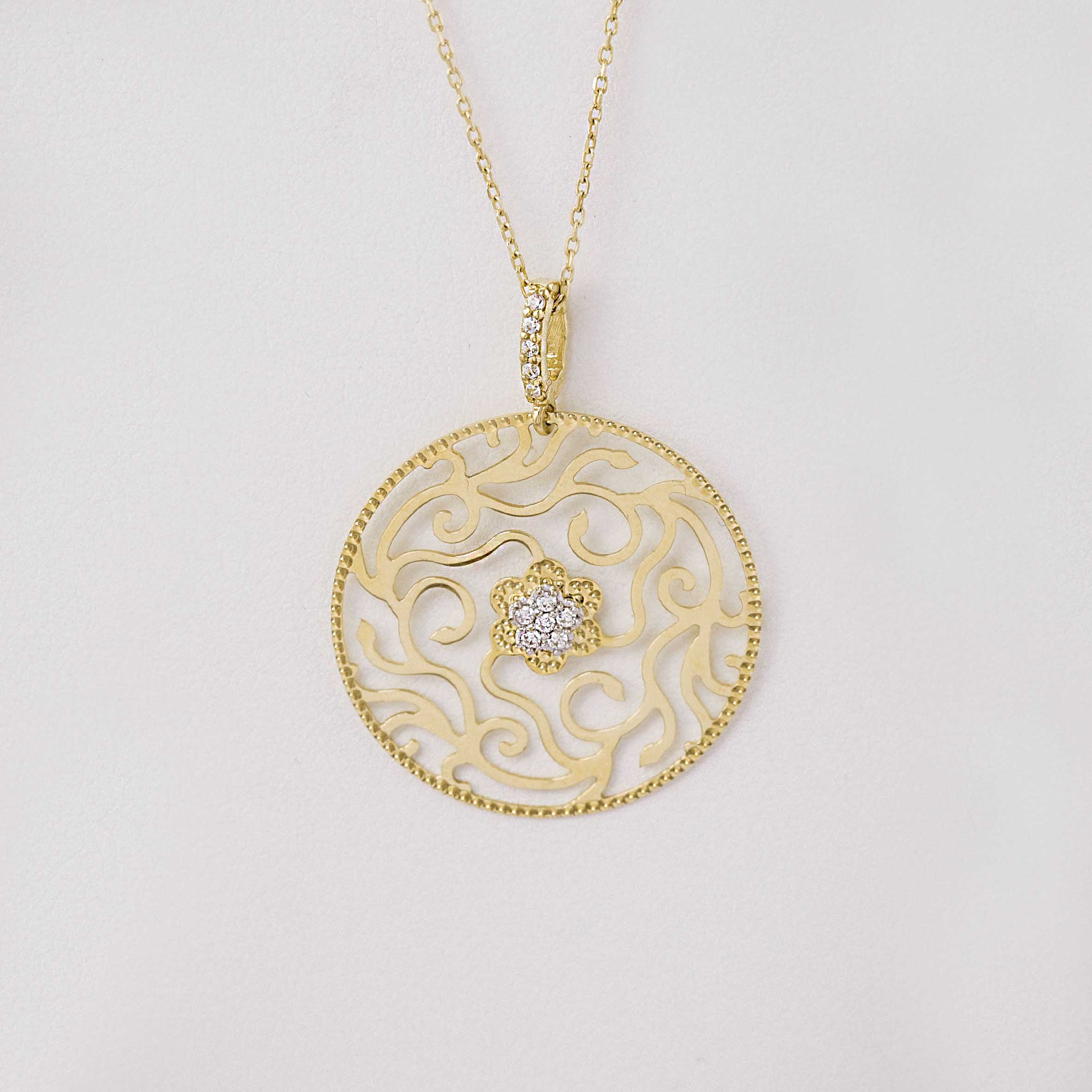 14 Ayar Altın İşlemeli Çiçek Kolye