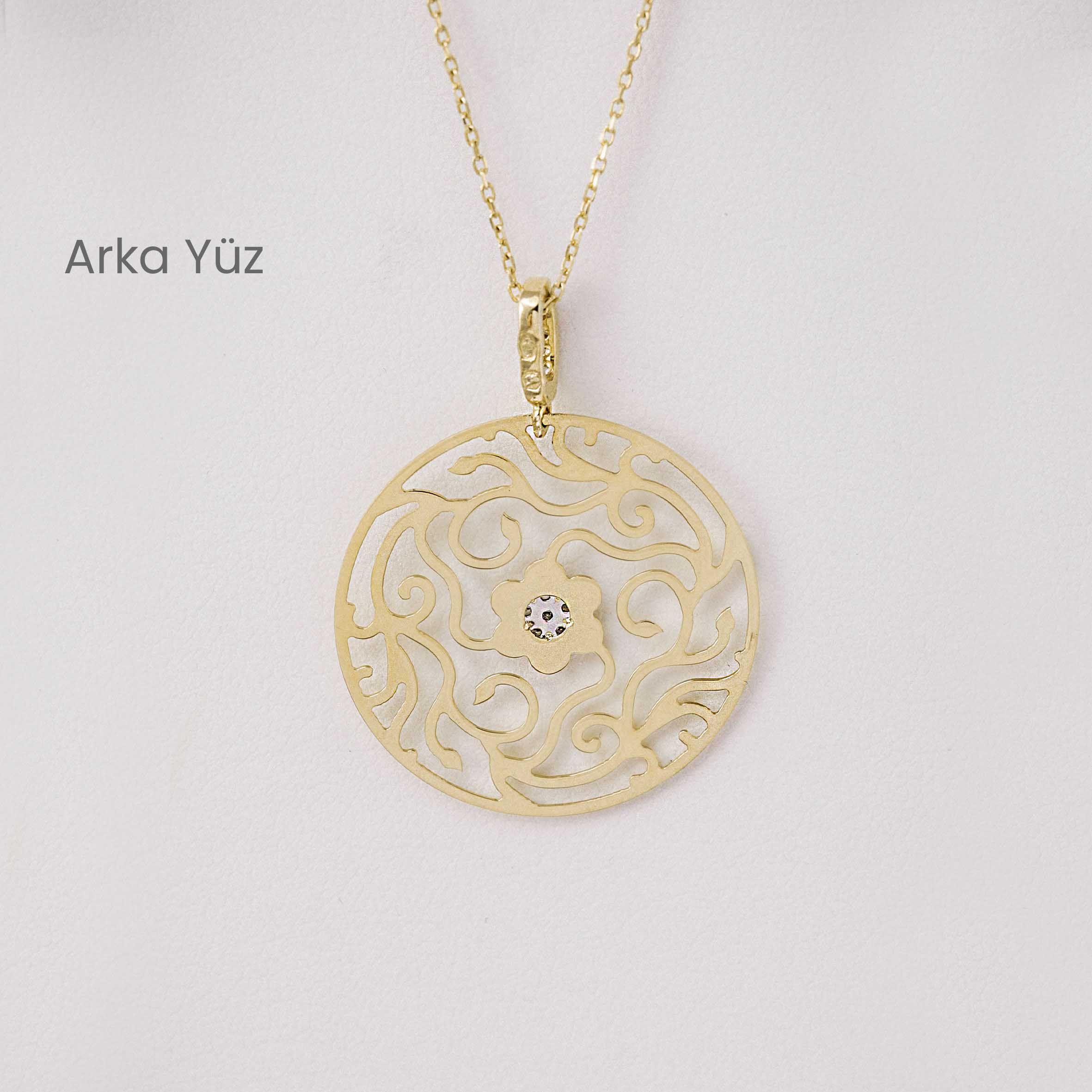 14 Ayar Altın İşlemeli Çiçek Kolye