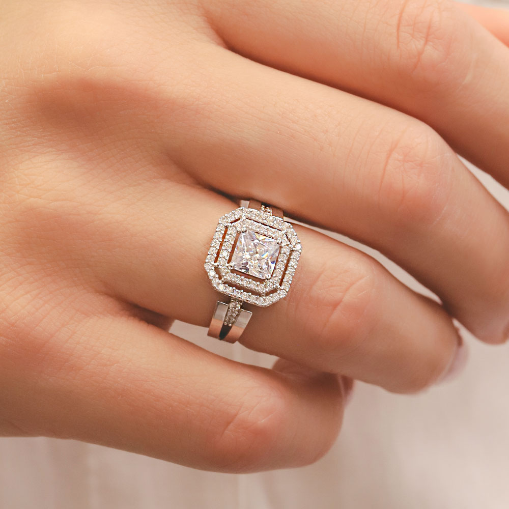 14 Ayar Altın Kare Taşlı Yüzük