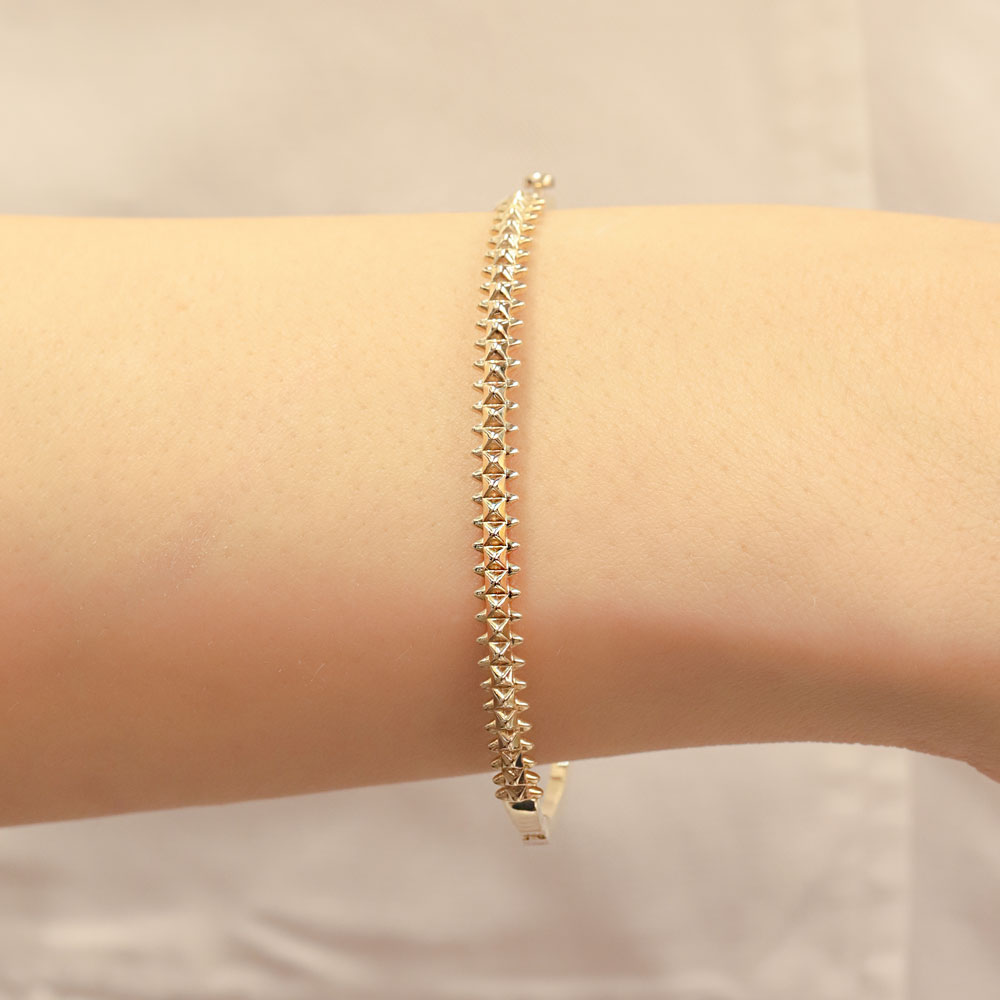 14 Ayar Altın Minimal Üçgen Dokulu Kelepçe Bileklik