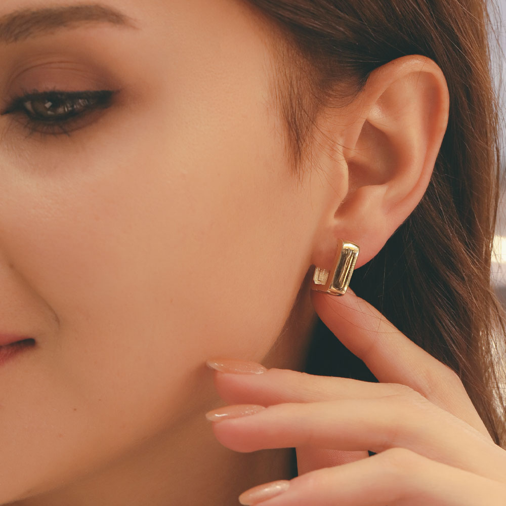 14 Ayar Altın Modern Blok Form Küpe