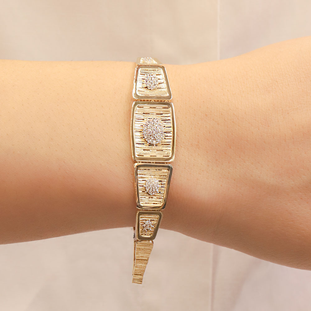 14 Ayar Altın Modern Desenli Taş Detaylı Bileklik