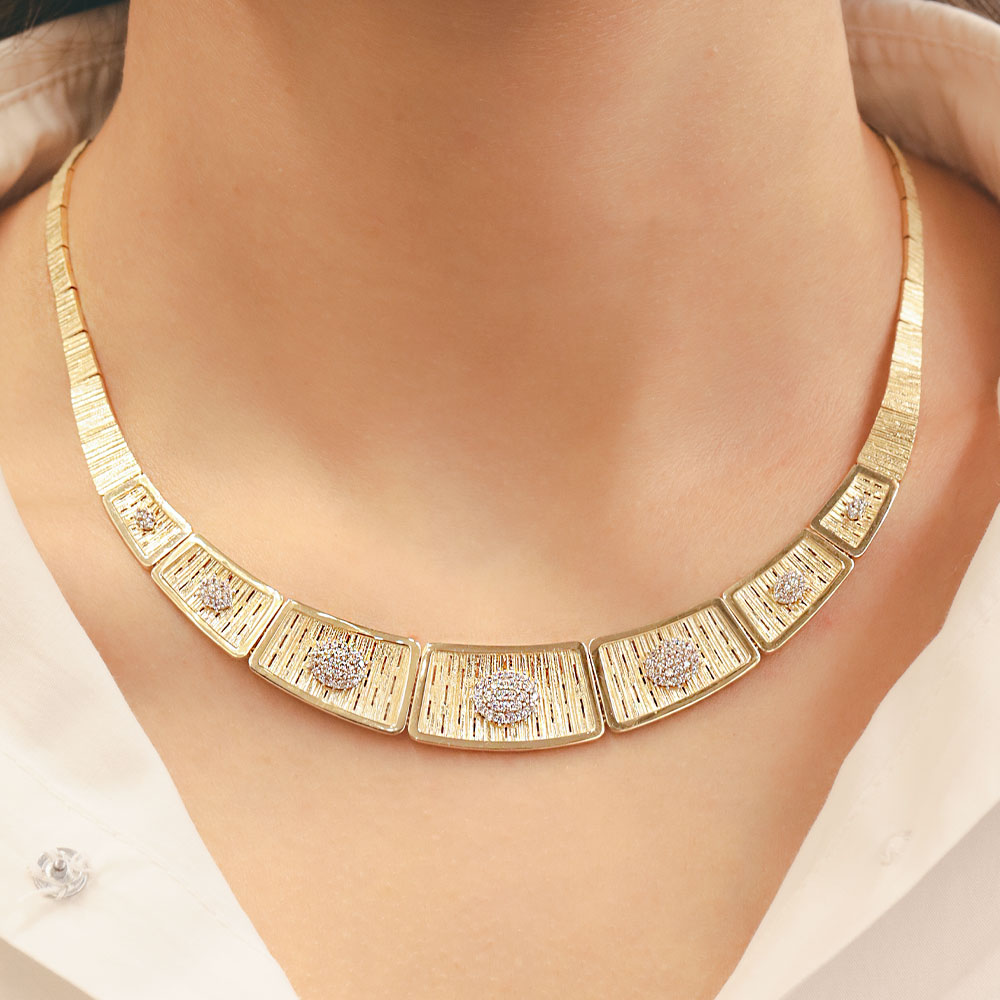 Özel Tasarım Kolye 14 Ayar Altın Modern Desenli Taş Detaylı Kolye