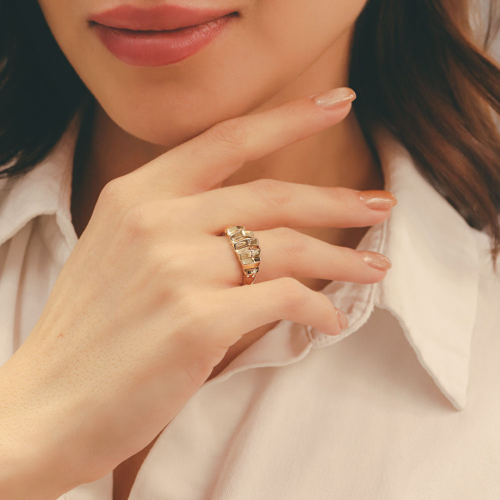 Özel Tasarım Yüzük 14 Ayar Altın Modern Kesim Yüzük