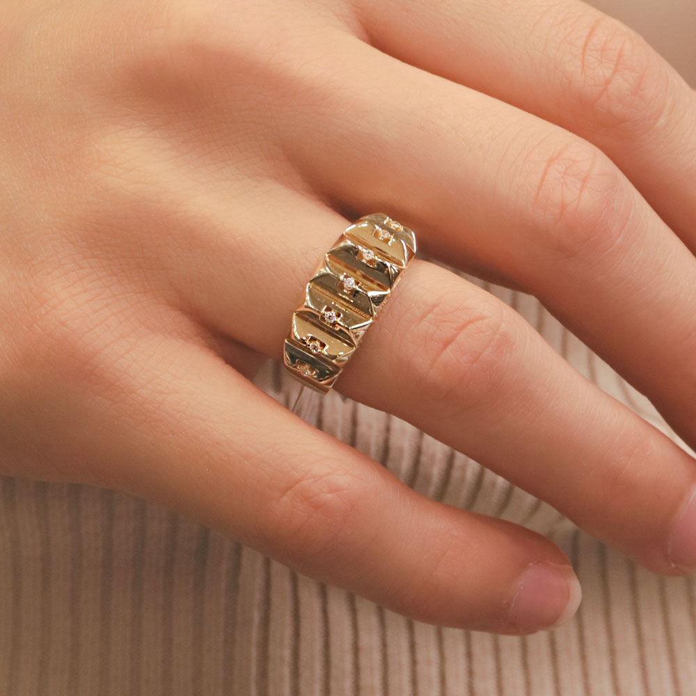 14 Ayar Altın Oluklu Zirkon Taşlı Yüzük