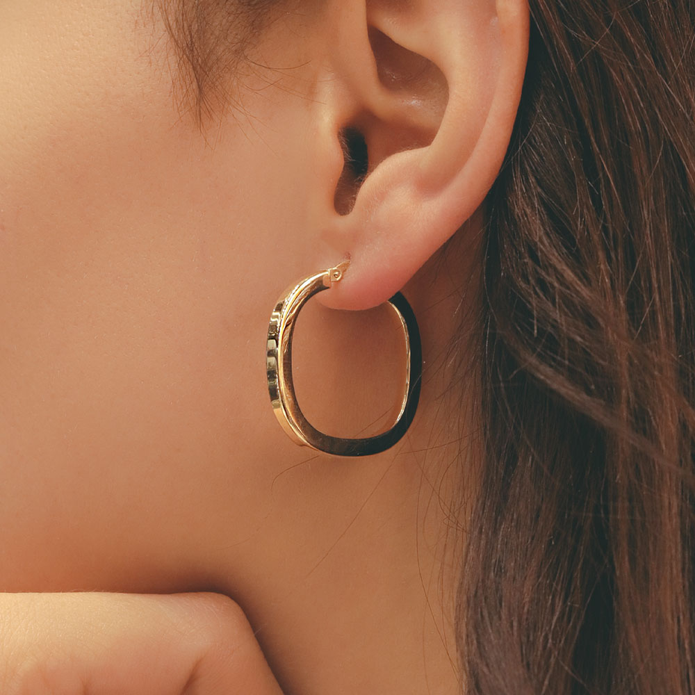 14 Ayar Altın Oval Formlu Modern Halka Küpe