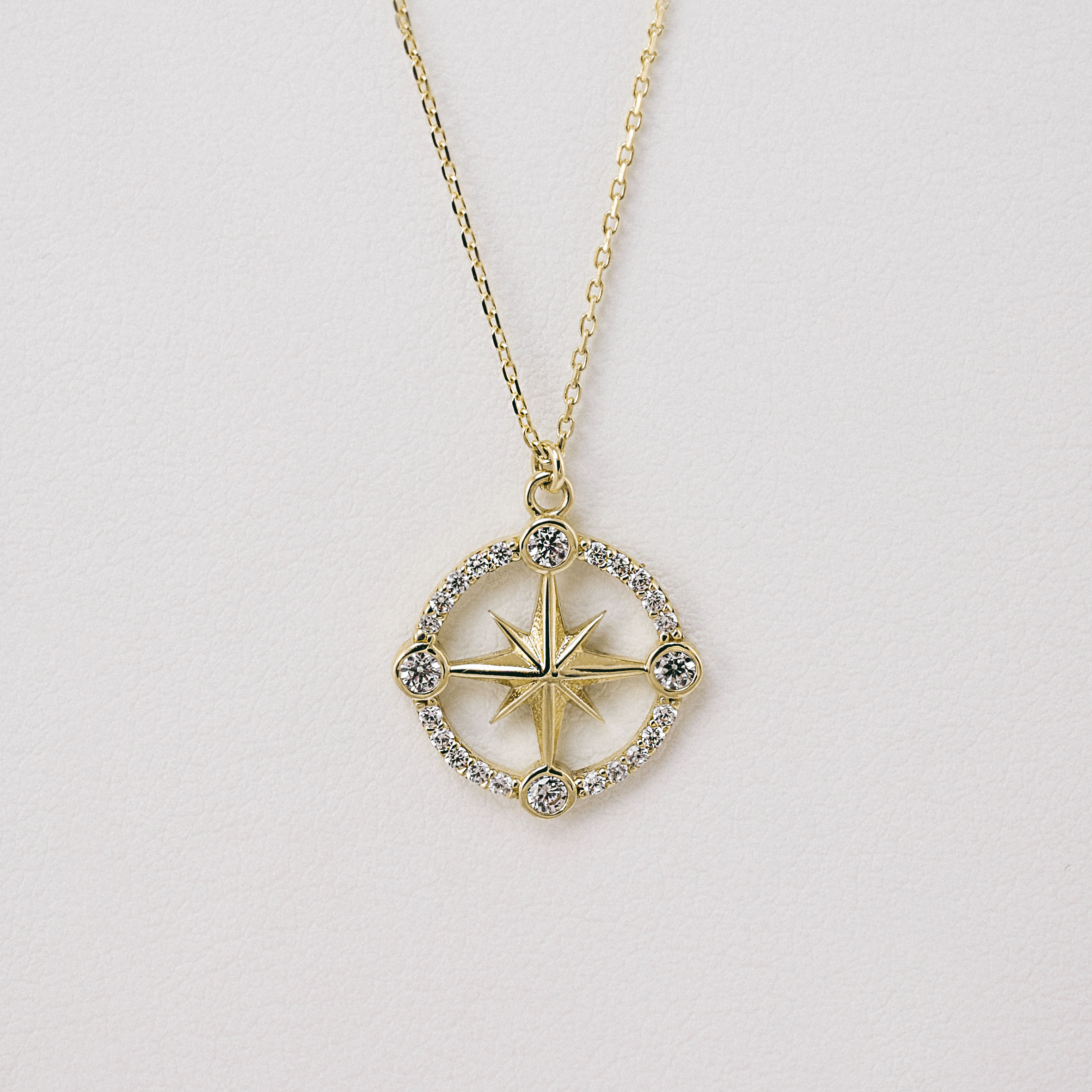 14 Ayar Altın Pırlanta Yıldız Pusula Kolye