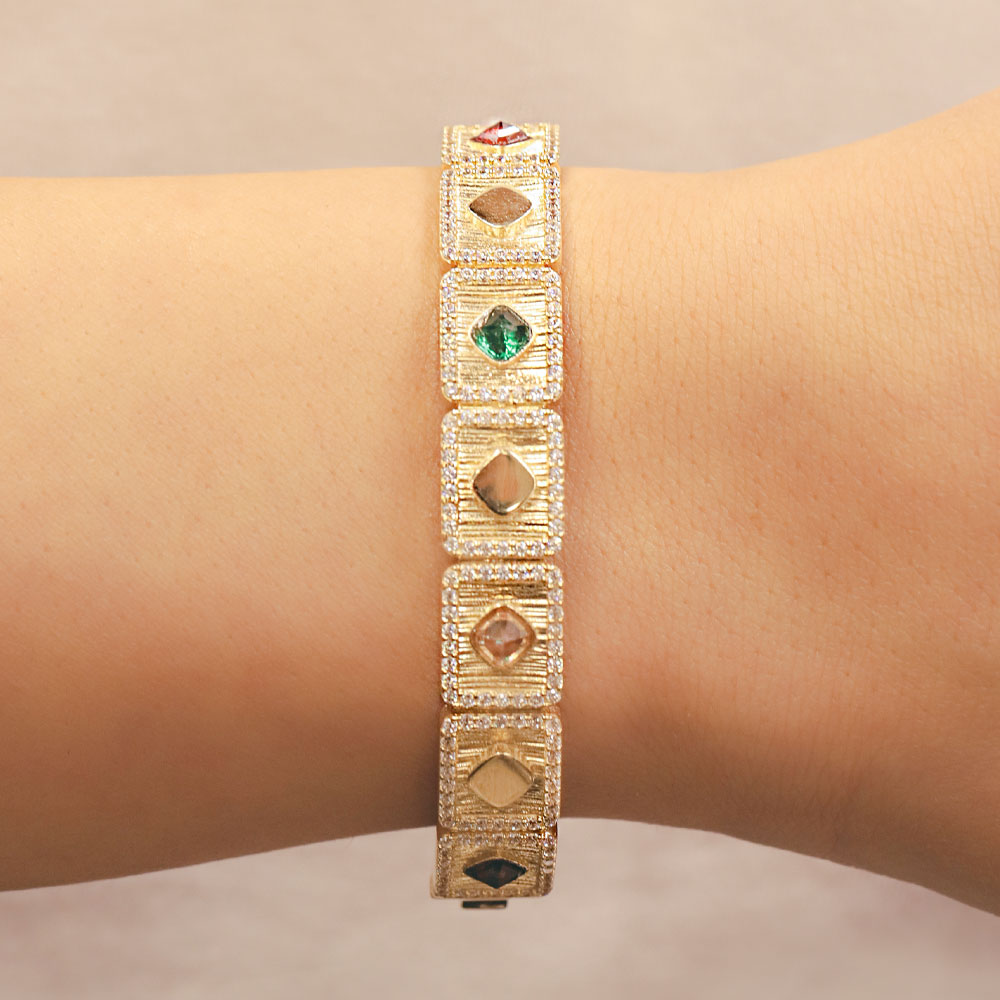 14 Ayar Altın Renkli Taşlı Kare Tasarım Kelepçe Bileklik