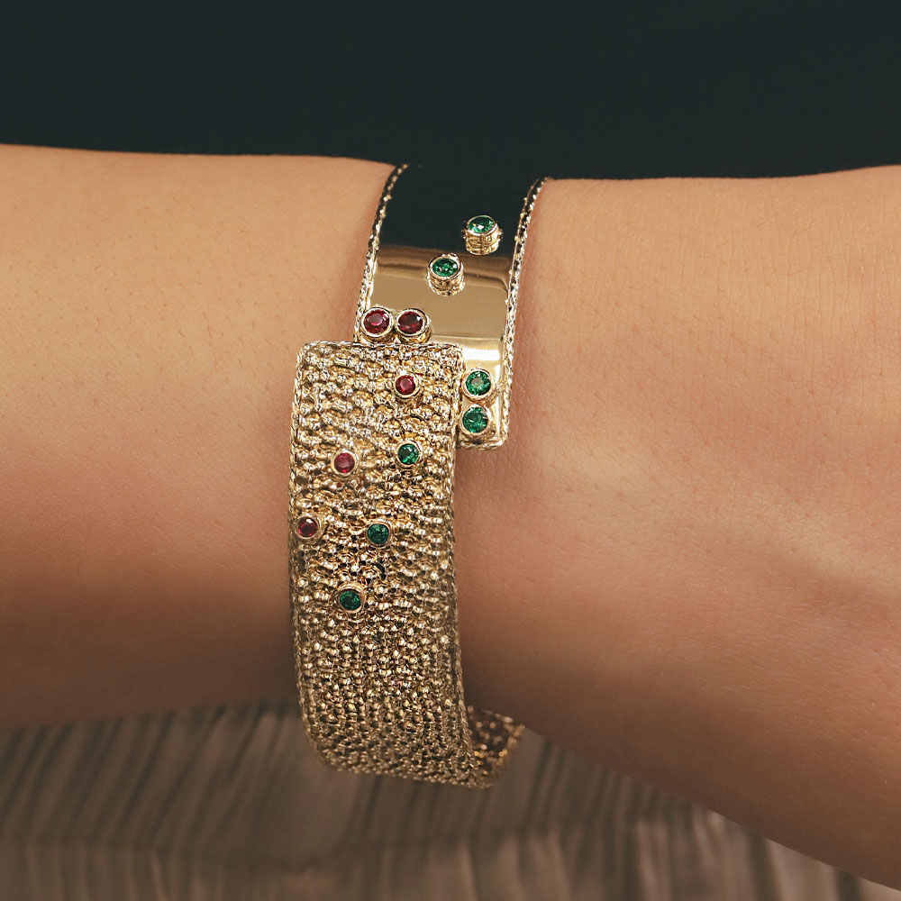 14 Ayar Altın Renkli Taşlı Modern Orta Boy Kelepçe Bilezik