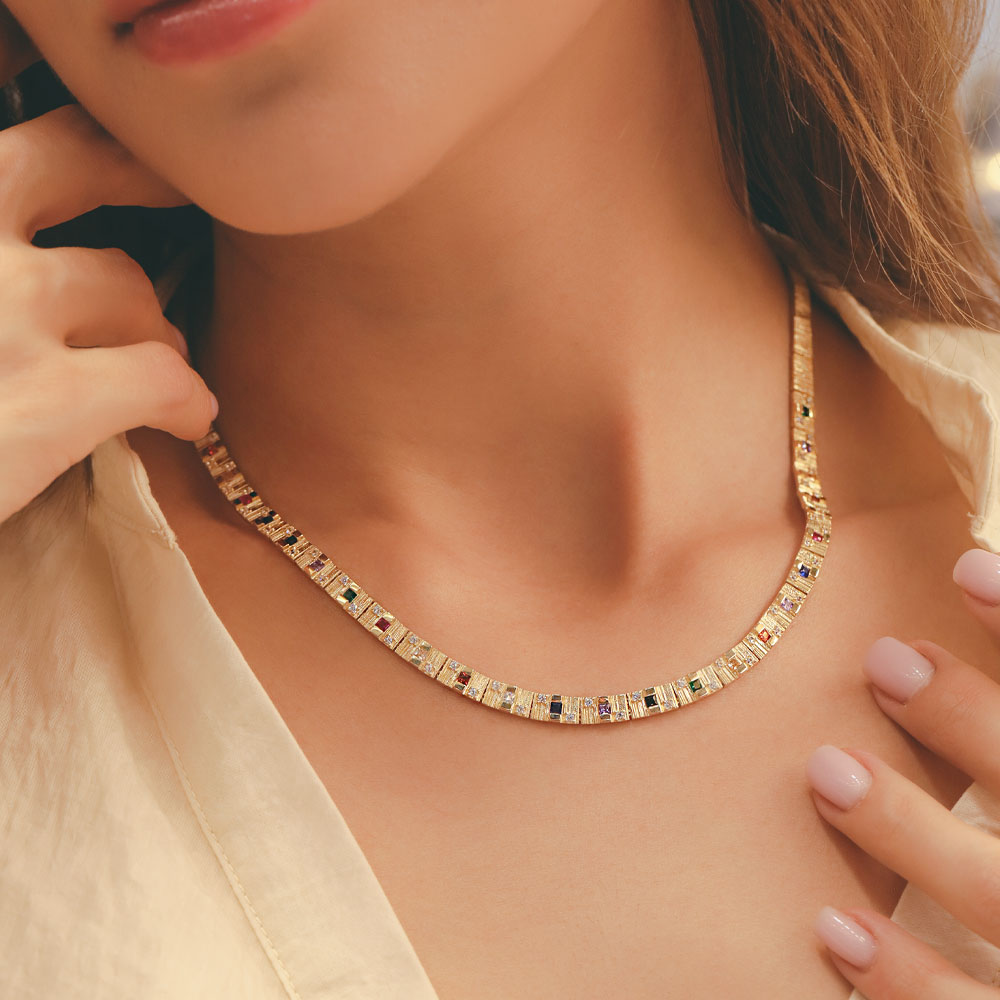 14 Ayar Altın Renkli Taşlı Retro Görünümlü Kolye