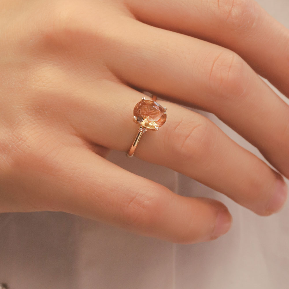 14 Ayar Altın Renkli Taşlı Yüzük