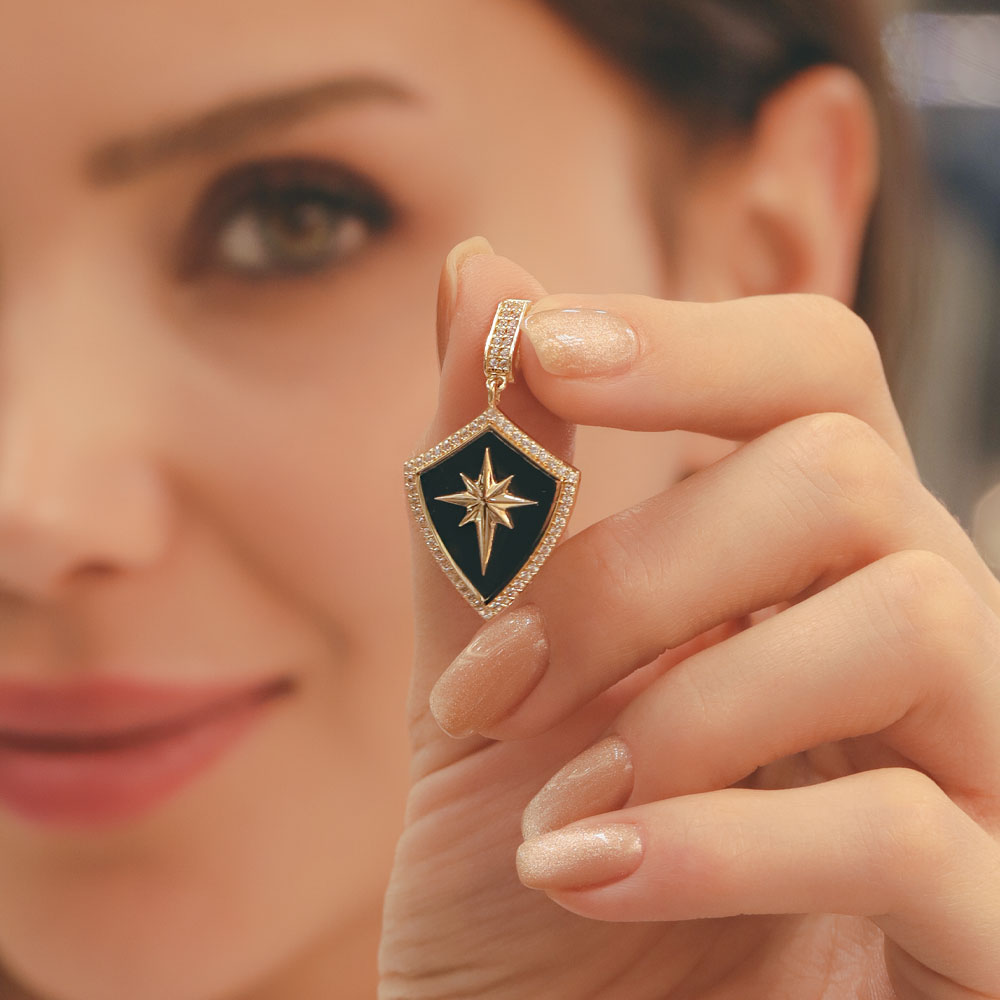 14 Ayar Altın Siyah Mine Yıldız Motifli Charm