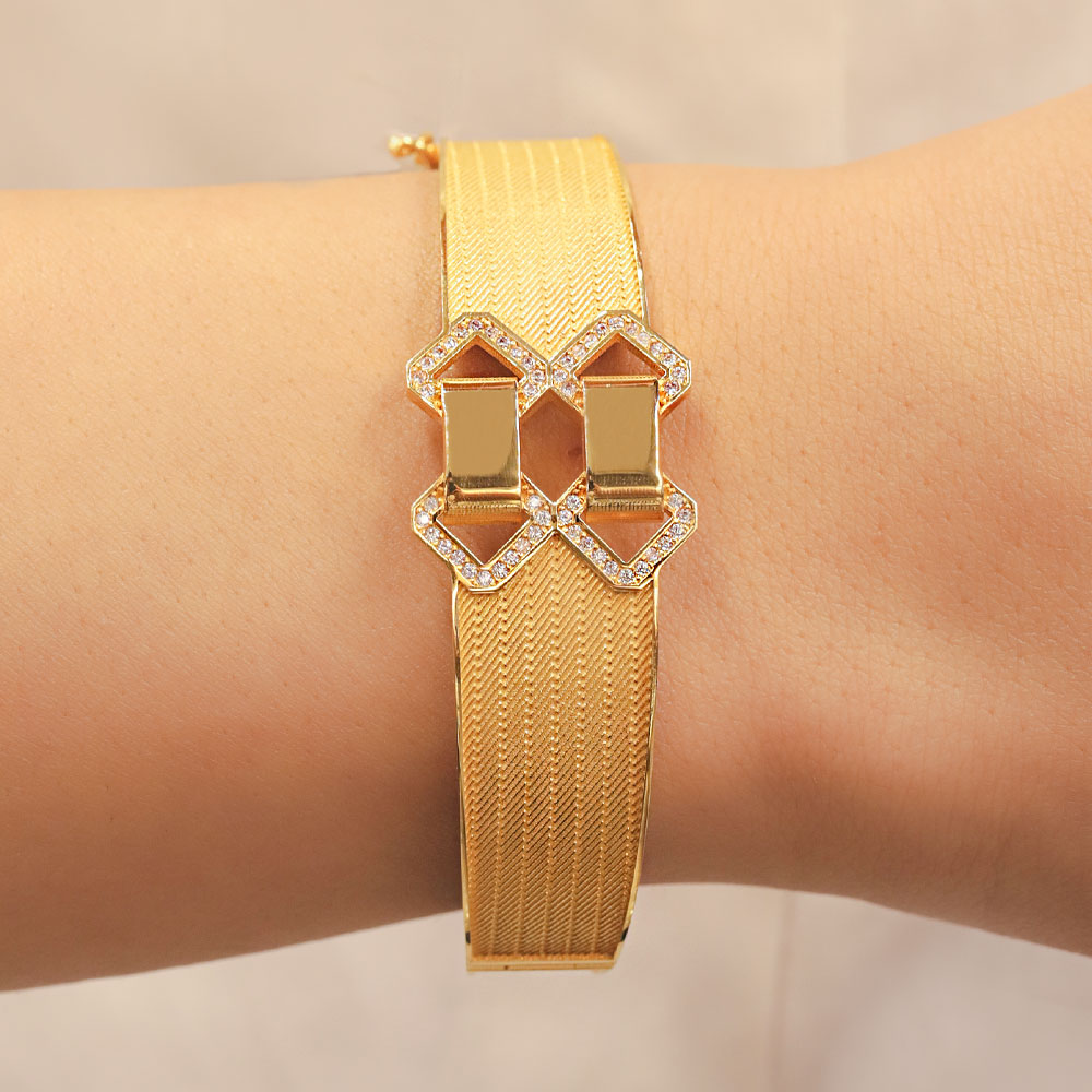 14 Ayar Altın Taş Detaylı Geometrik Kelepçe Bileklik