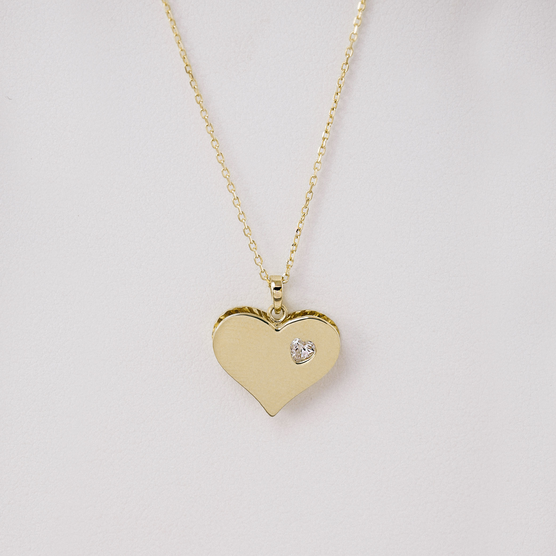 14 Ayar Altın Taş Detaylı Kalp Kolye