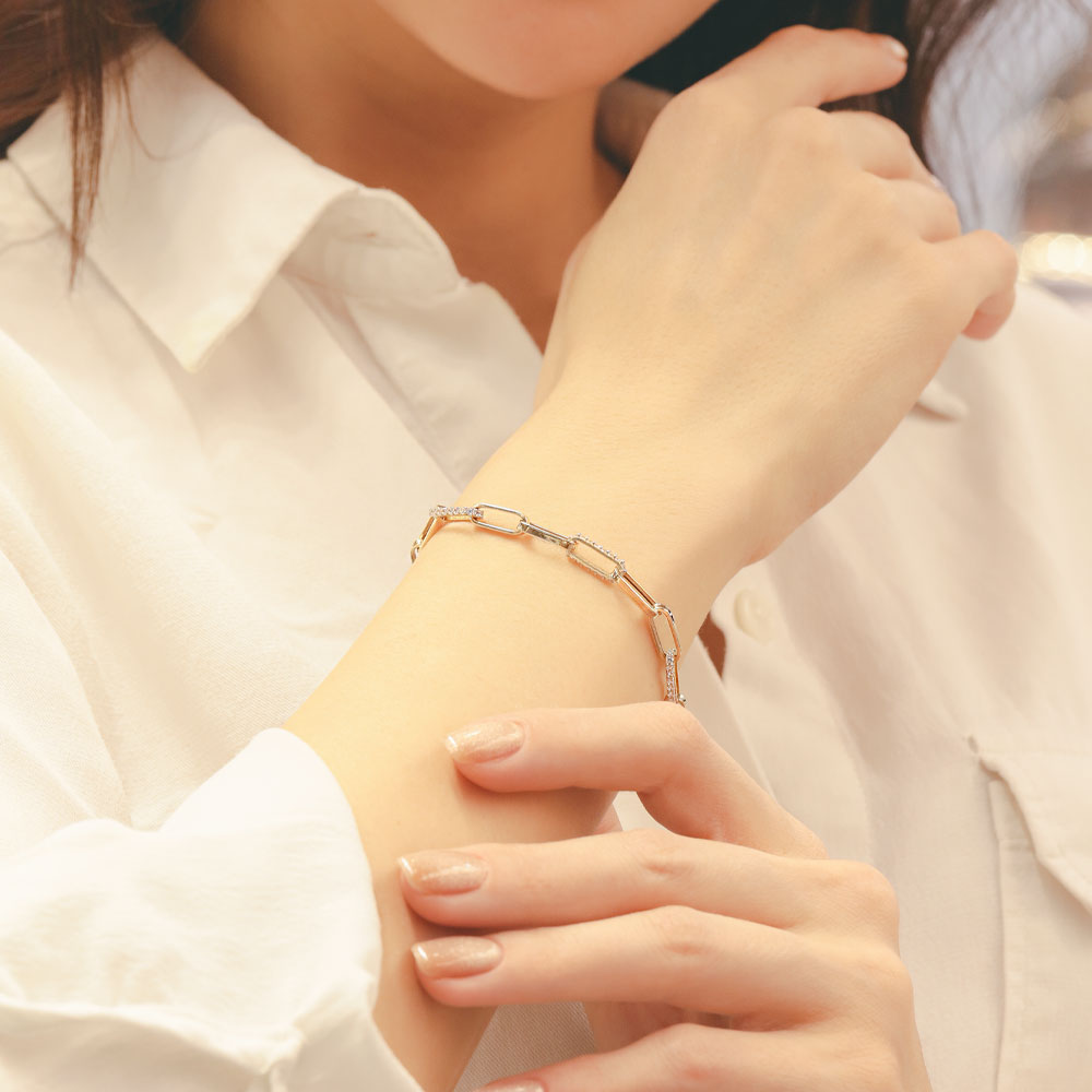 14 Ayar Altın Taş Detaylı Oval Halkalı Zincir Bileklik