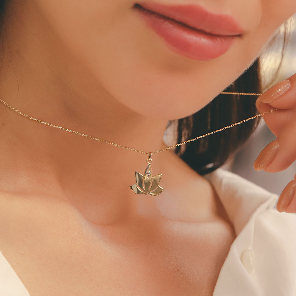 Figürlü Kolye 14 Ayar Altın Tasarım Lotus Çiçeği Kolye