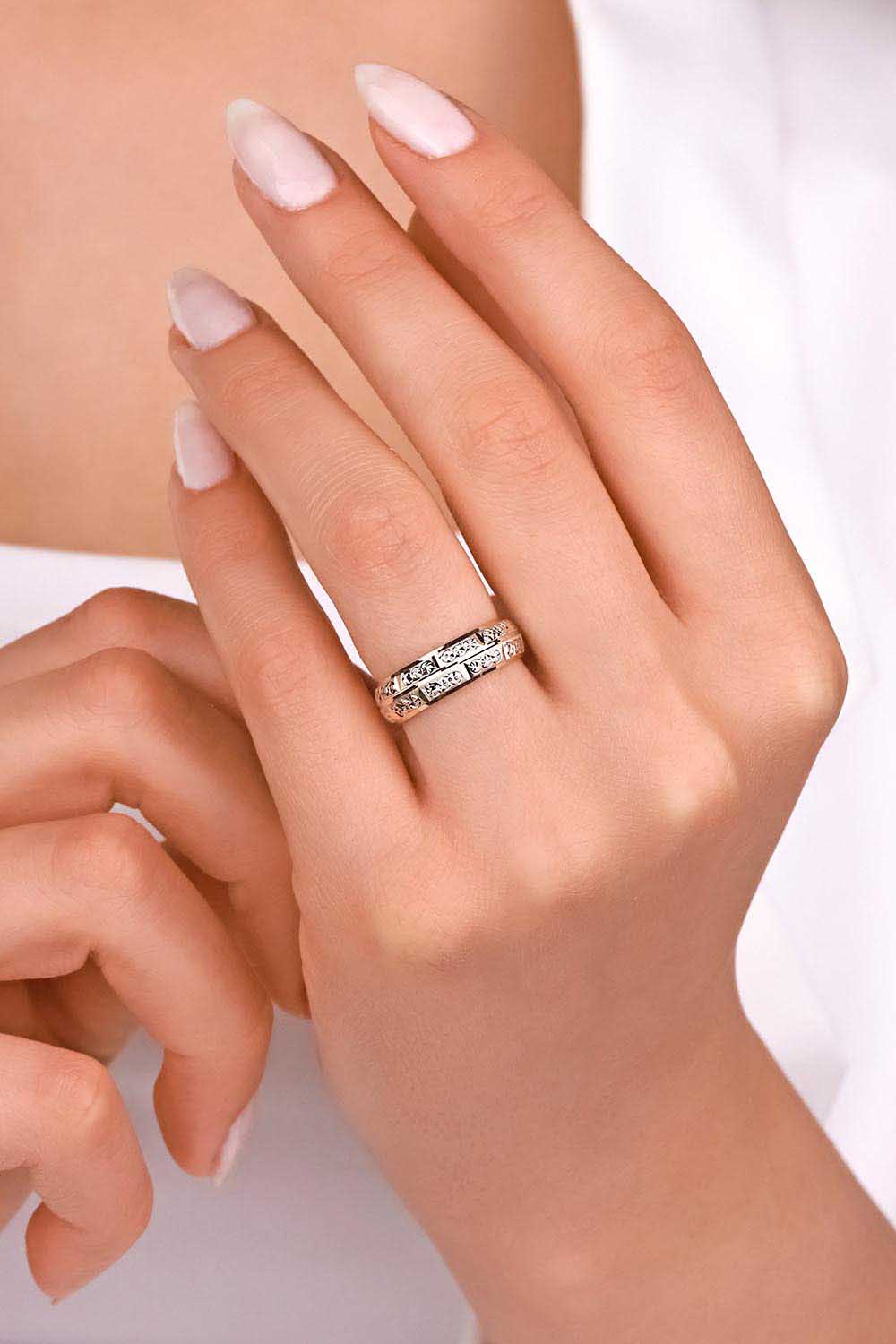 14 Ayar Altın Taşlı Alyans