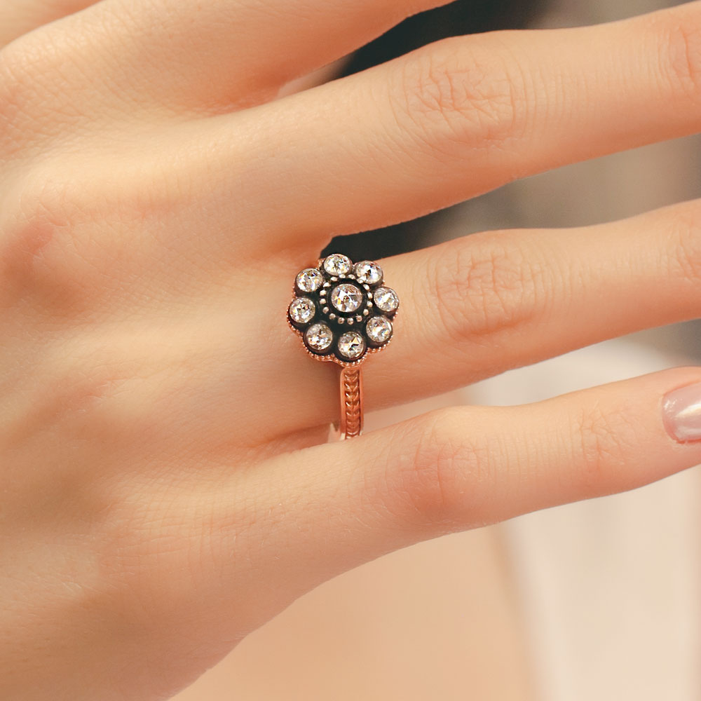 14 Ayar Altın Taşlı Klasik Çiçek Motifli Yüzük