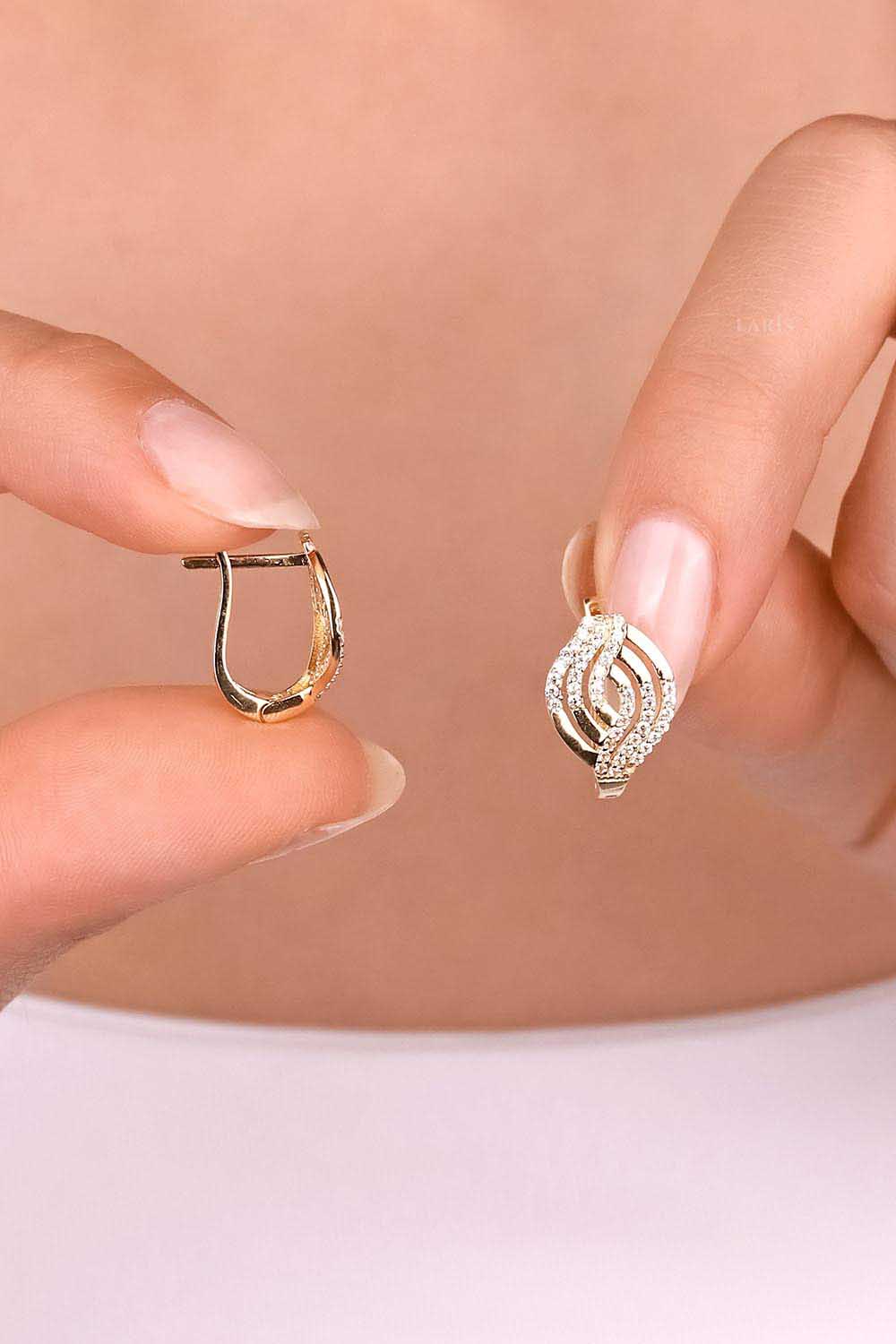 J Küpe 14 Ayar Altın Taşlı Sarmaşık J Küpe