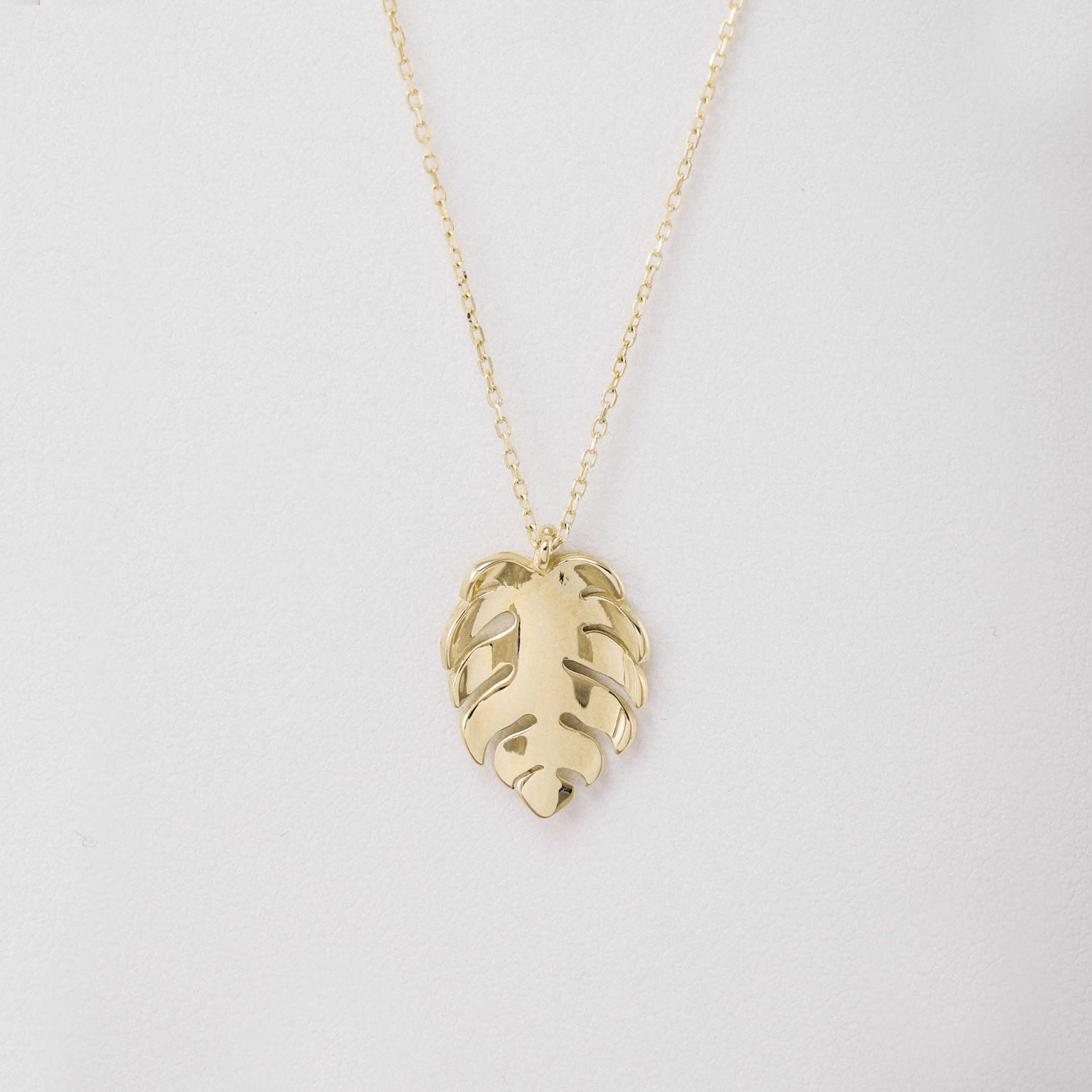 14 Ayar Altın Yaprak Figürlü Zincir Kolye