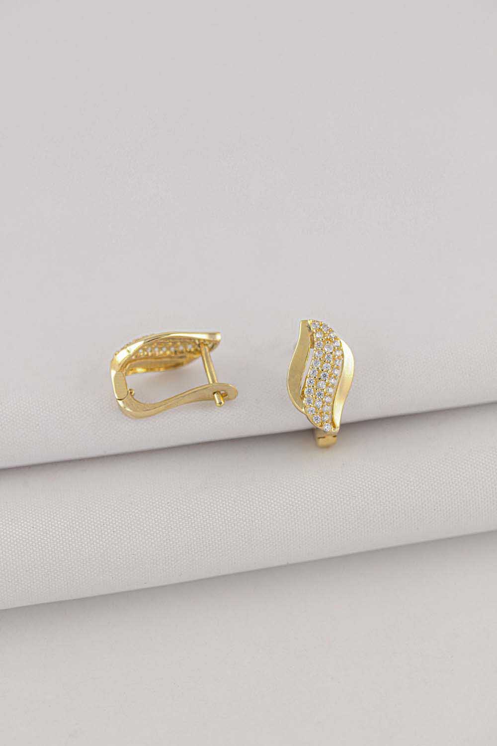 14 Ayar Altın Yaprak Taşlı Küpe