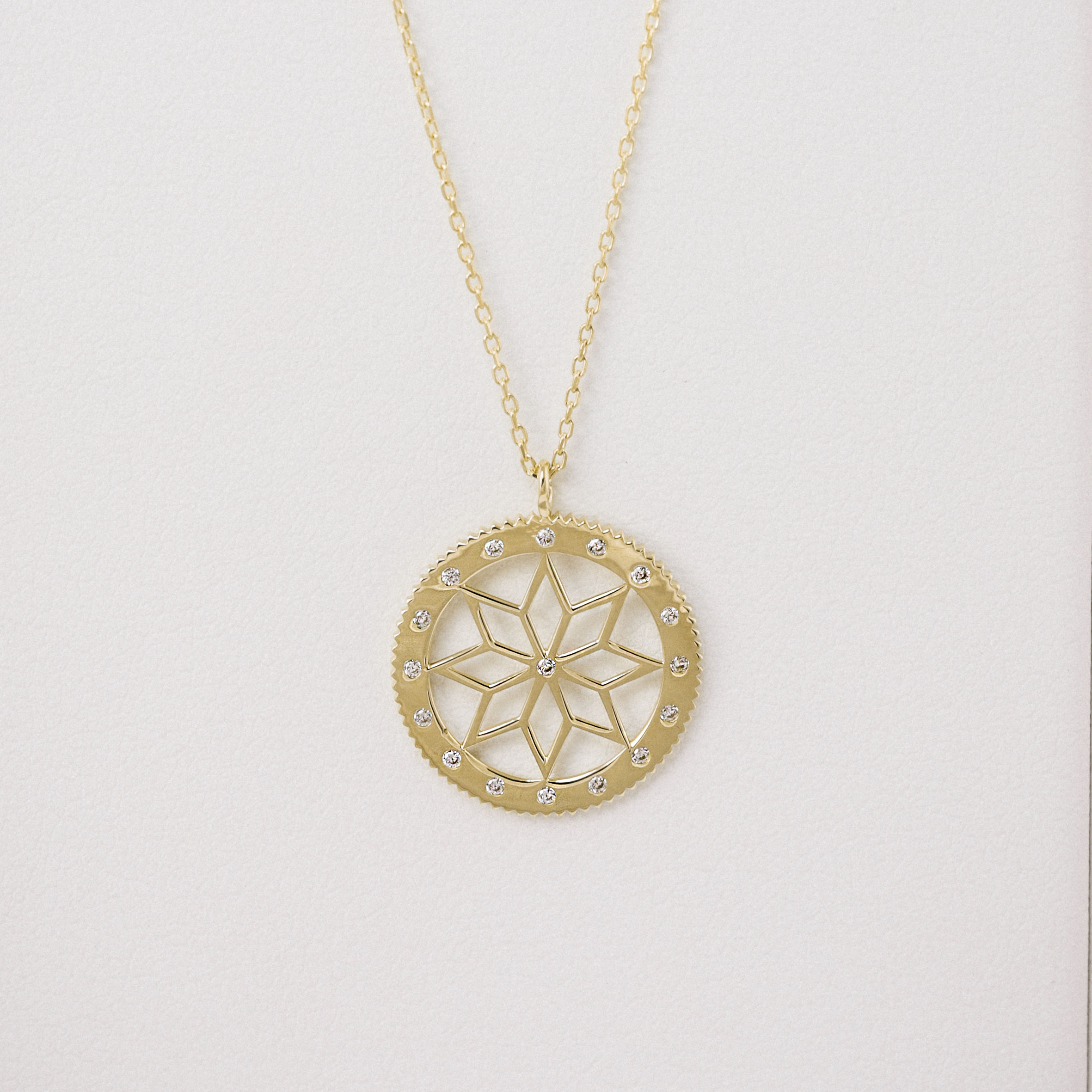 14 Ayar Altın Yıldız Motifli Kolye