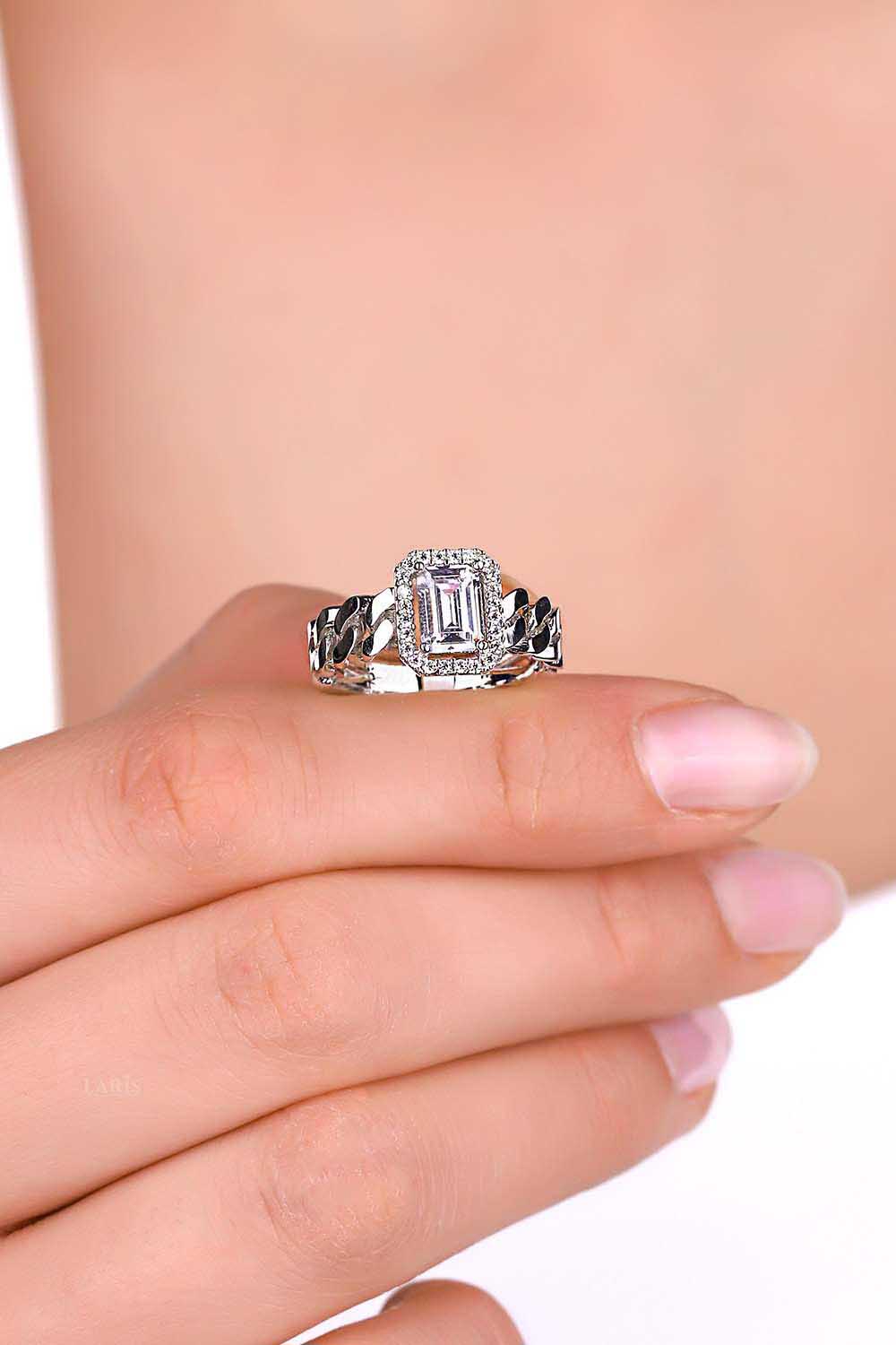 Baget Yüzükler 14 Ayar Altın Zincir Kol Dikdörtgen Taşlı Yüzük