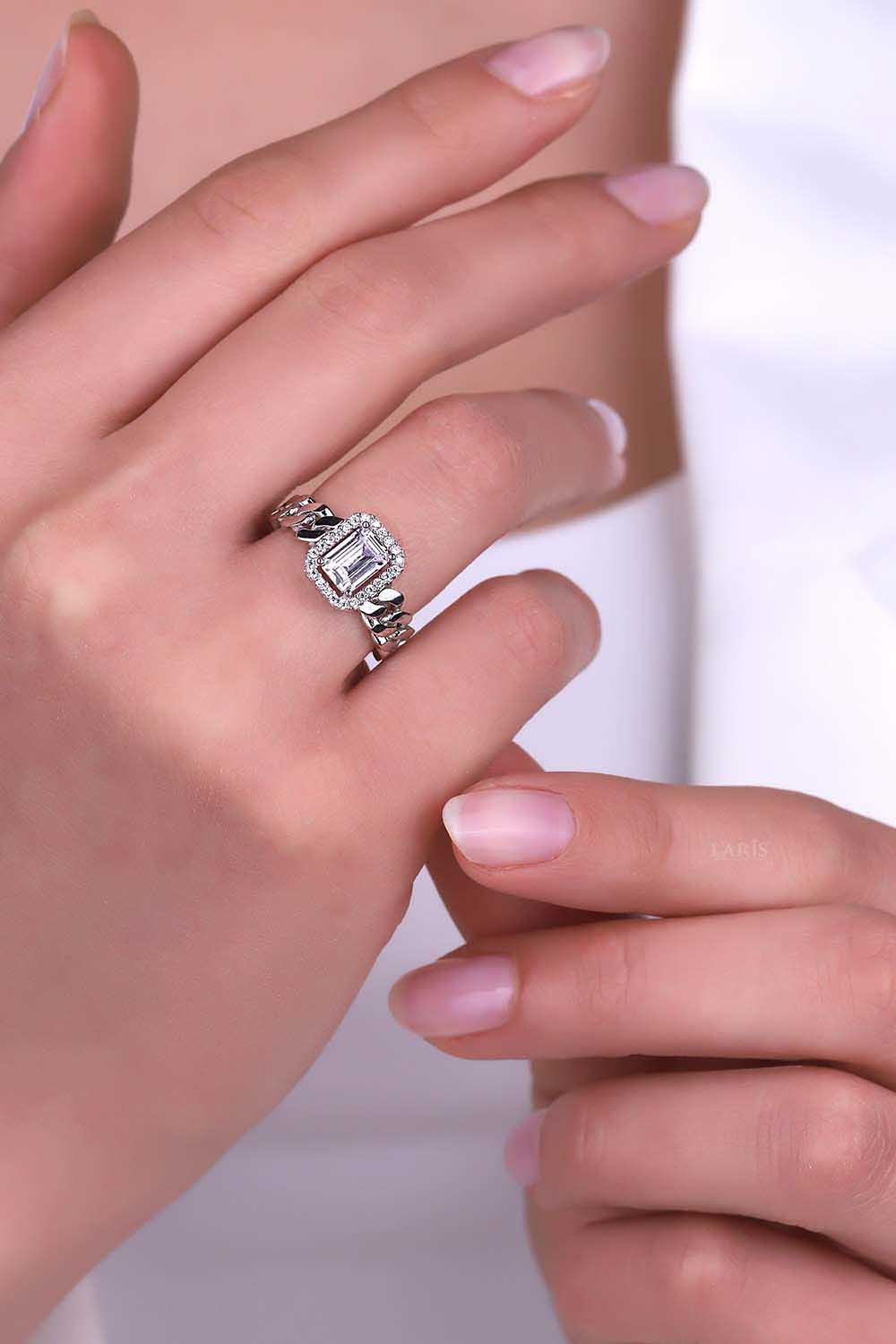 Baget Yüzükler 14 Ayar Altın Zincir Kol Dikdörtgen Taşlı Yüzük