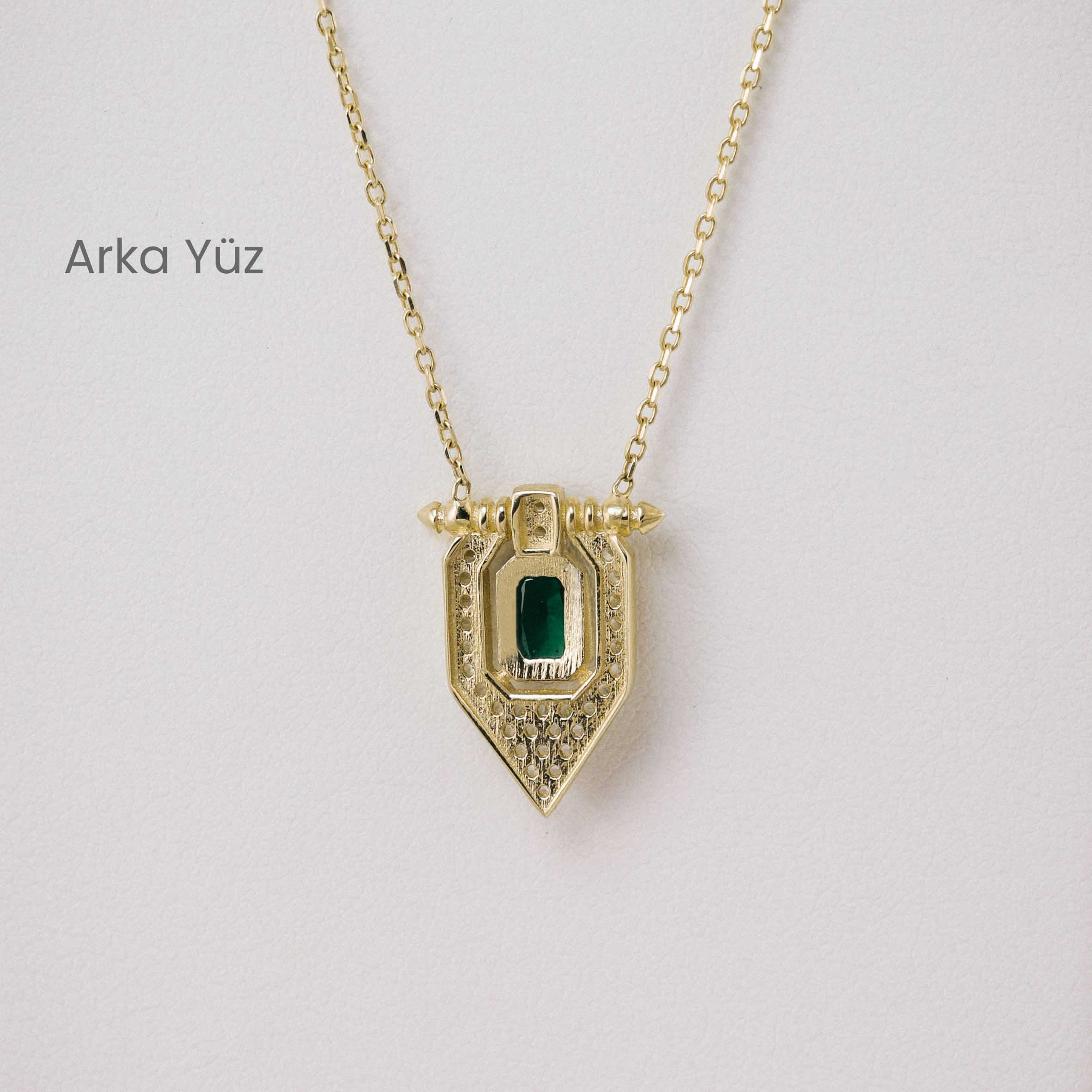 14 Ayar Altın Zümrüt Taşlı Kalkan Kolye