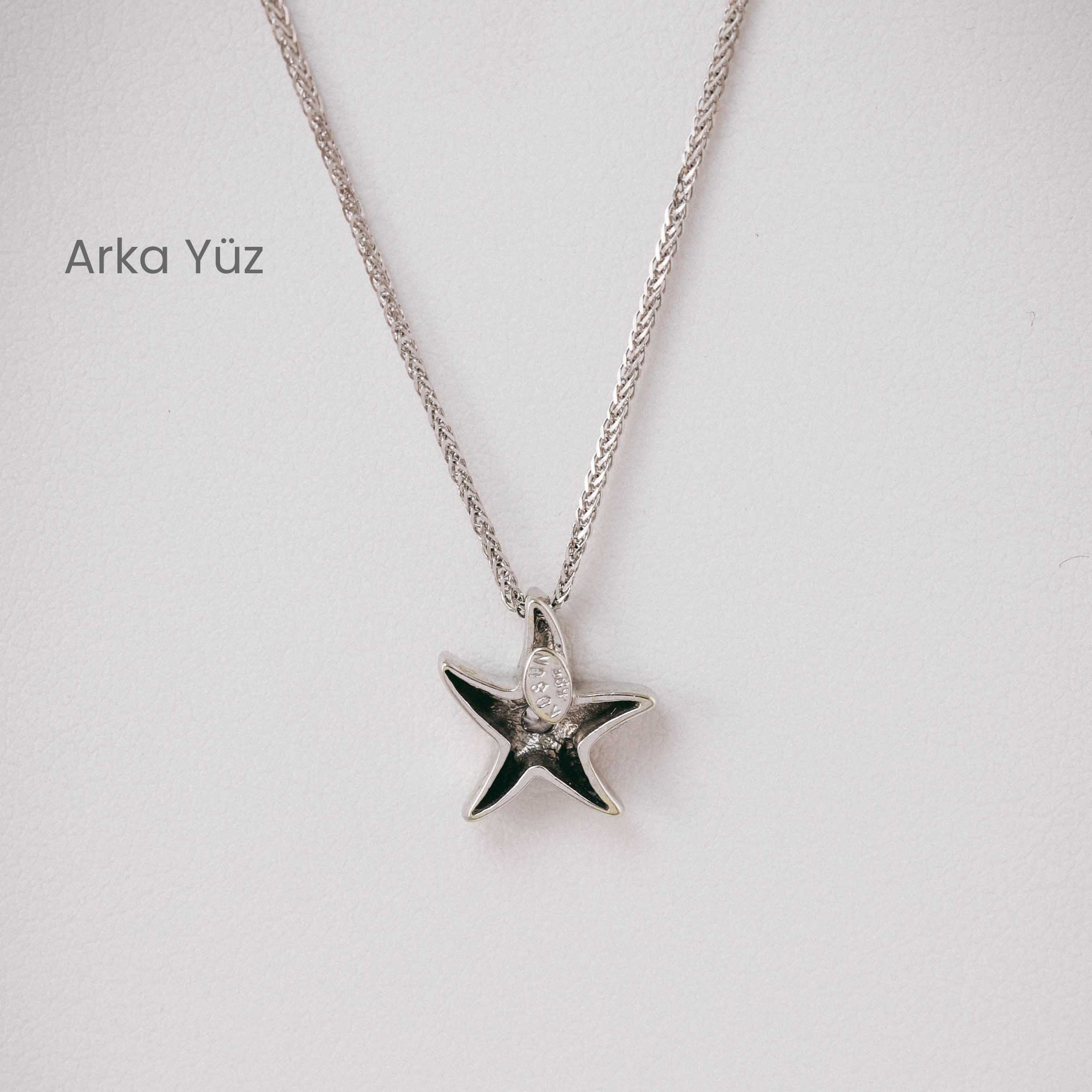 14 Ayar Beyaz Altın Siyah Yıldız Figürlü Kolye