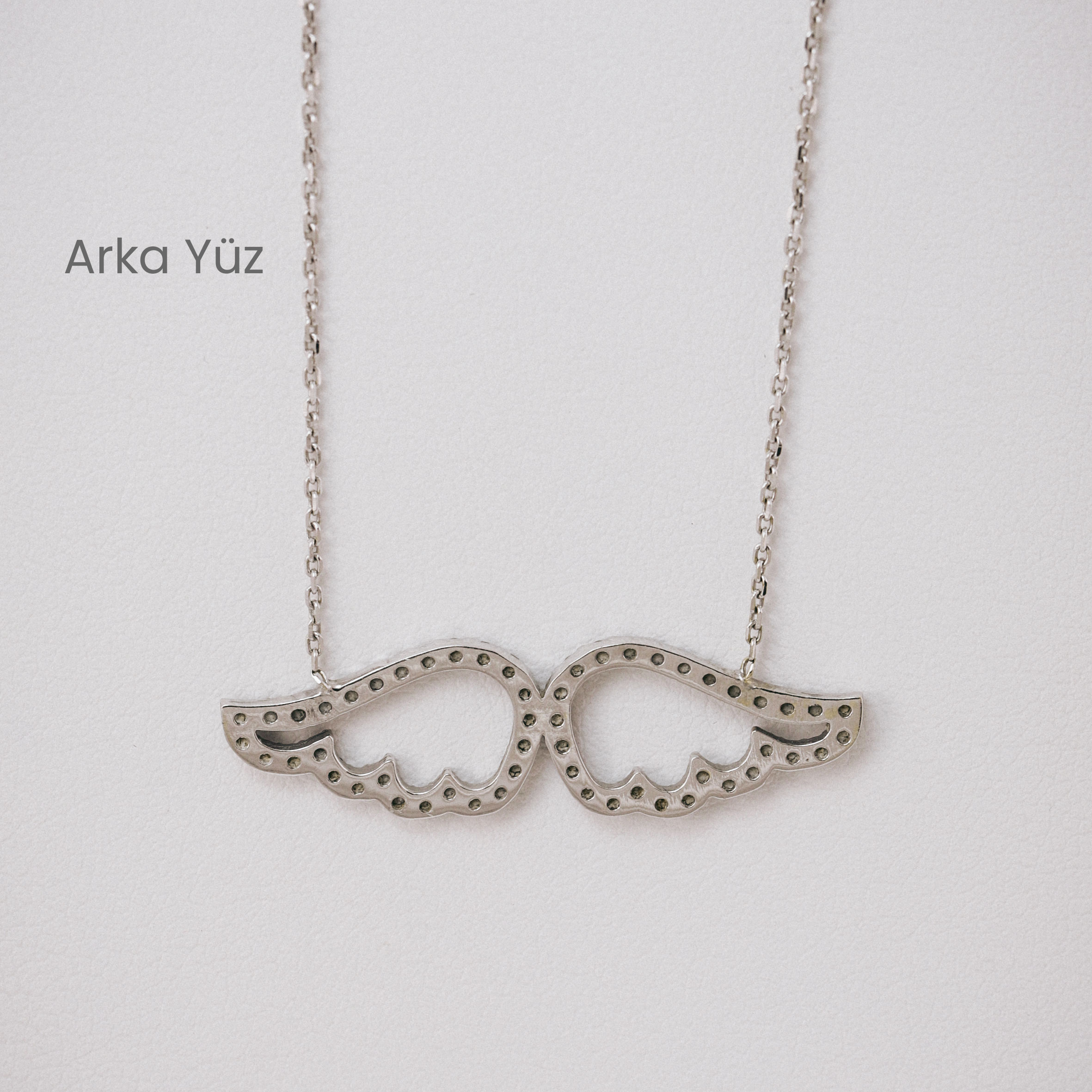 14 Ayar Beyaz Altın Taşlı Melek Kanadı Kolye