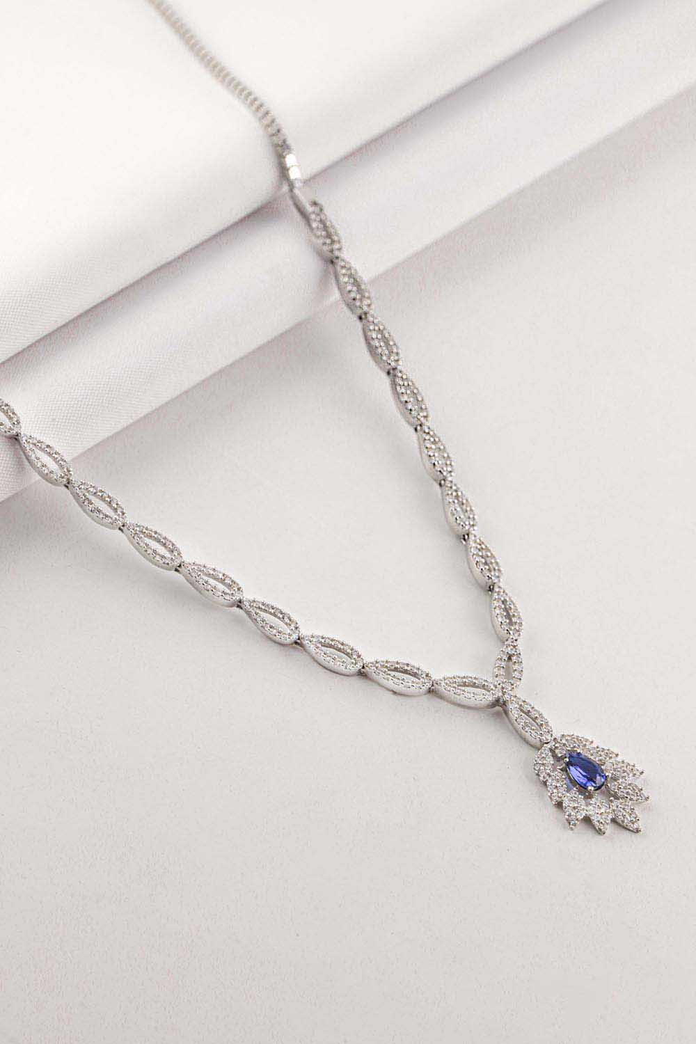 14 Ayar Beyaz Altın Taşlı Set Gerdanlık 